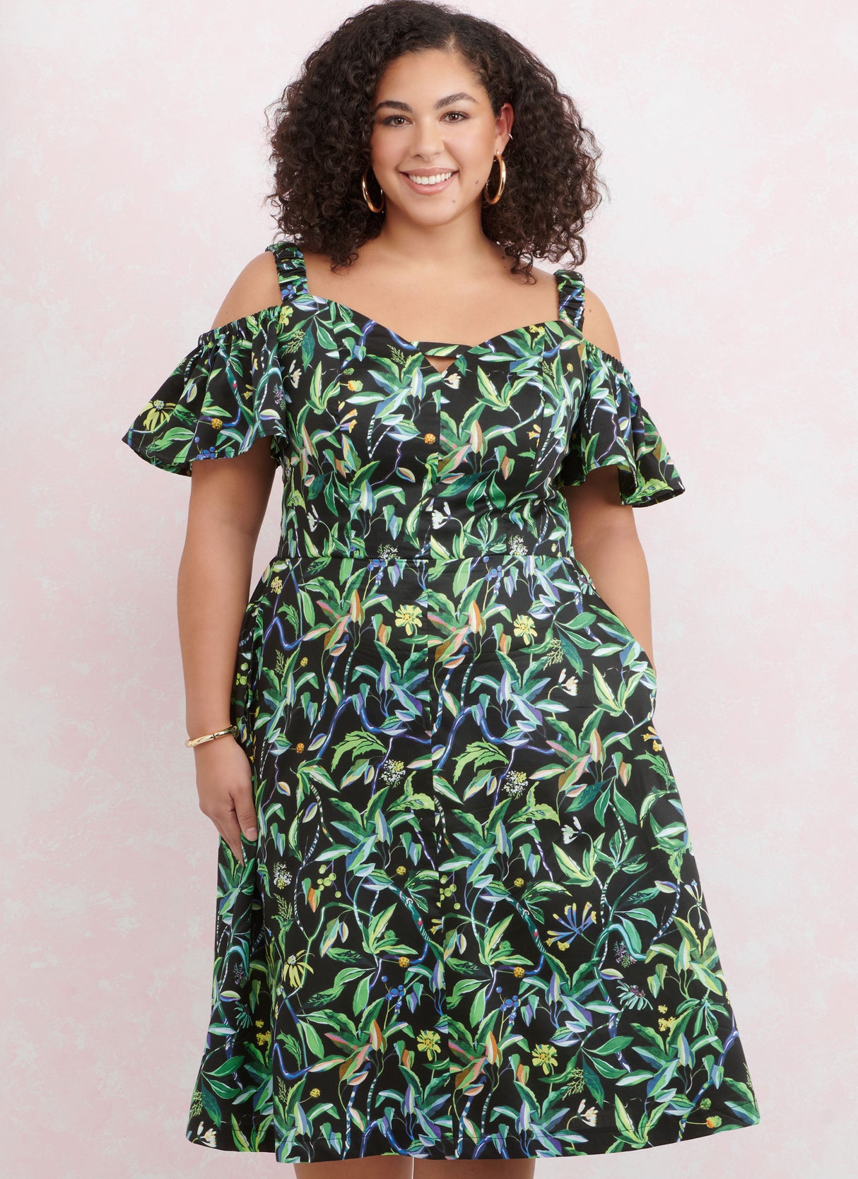 Patron Simplicity n°9919 – Robe à encolure sweetheart et manches au choix