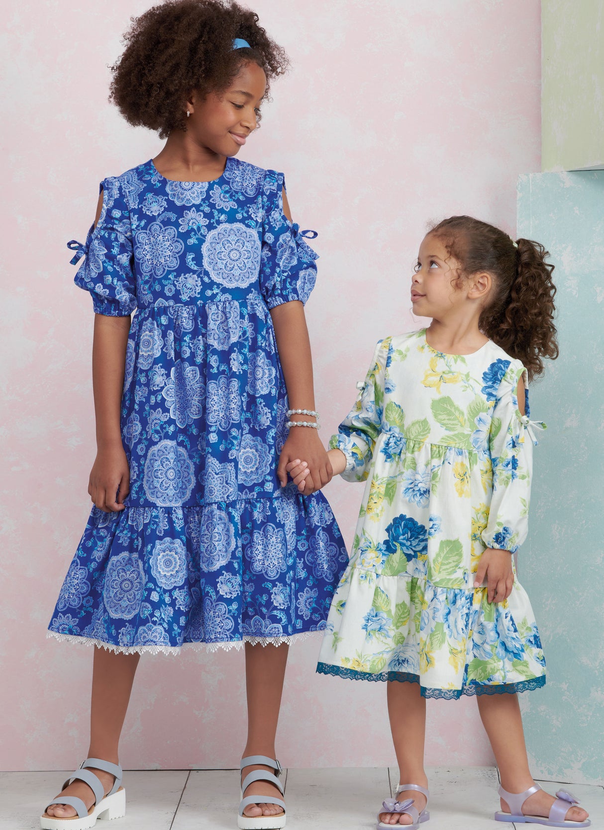 Patron Simplicity n°9933 – Robe enfants à étages et variantes de manches
