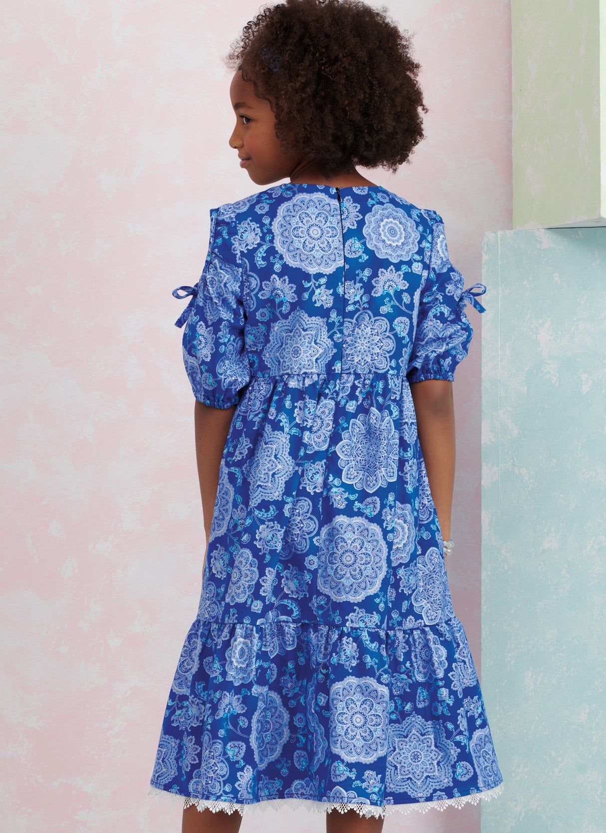 Patron Simplicity n°9933 – Robe enfants à étages et variantes de manches