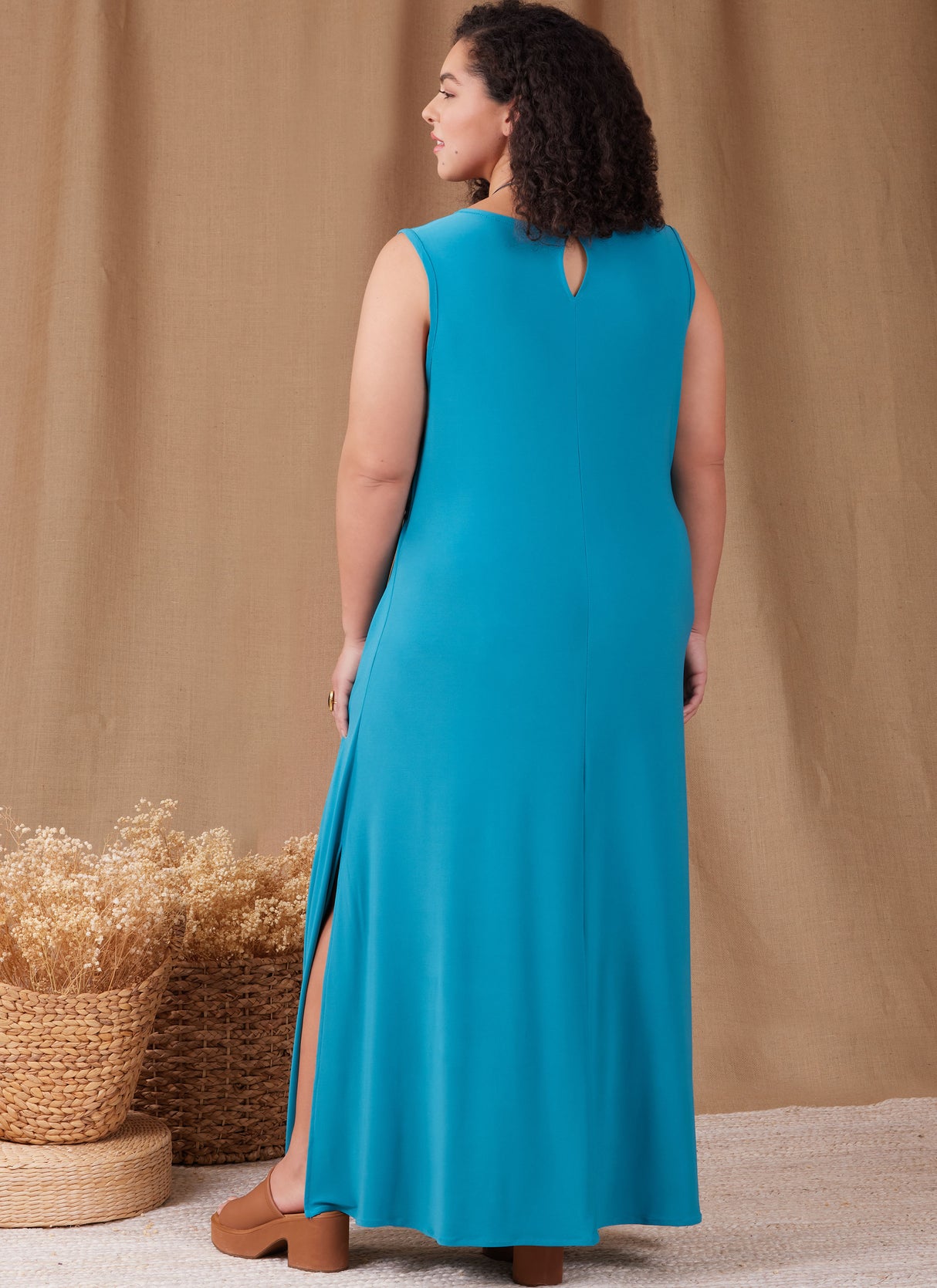 Patron Simplicity n°9948 – Robe portefeuille maille manches flutter