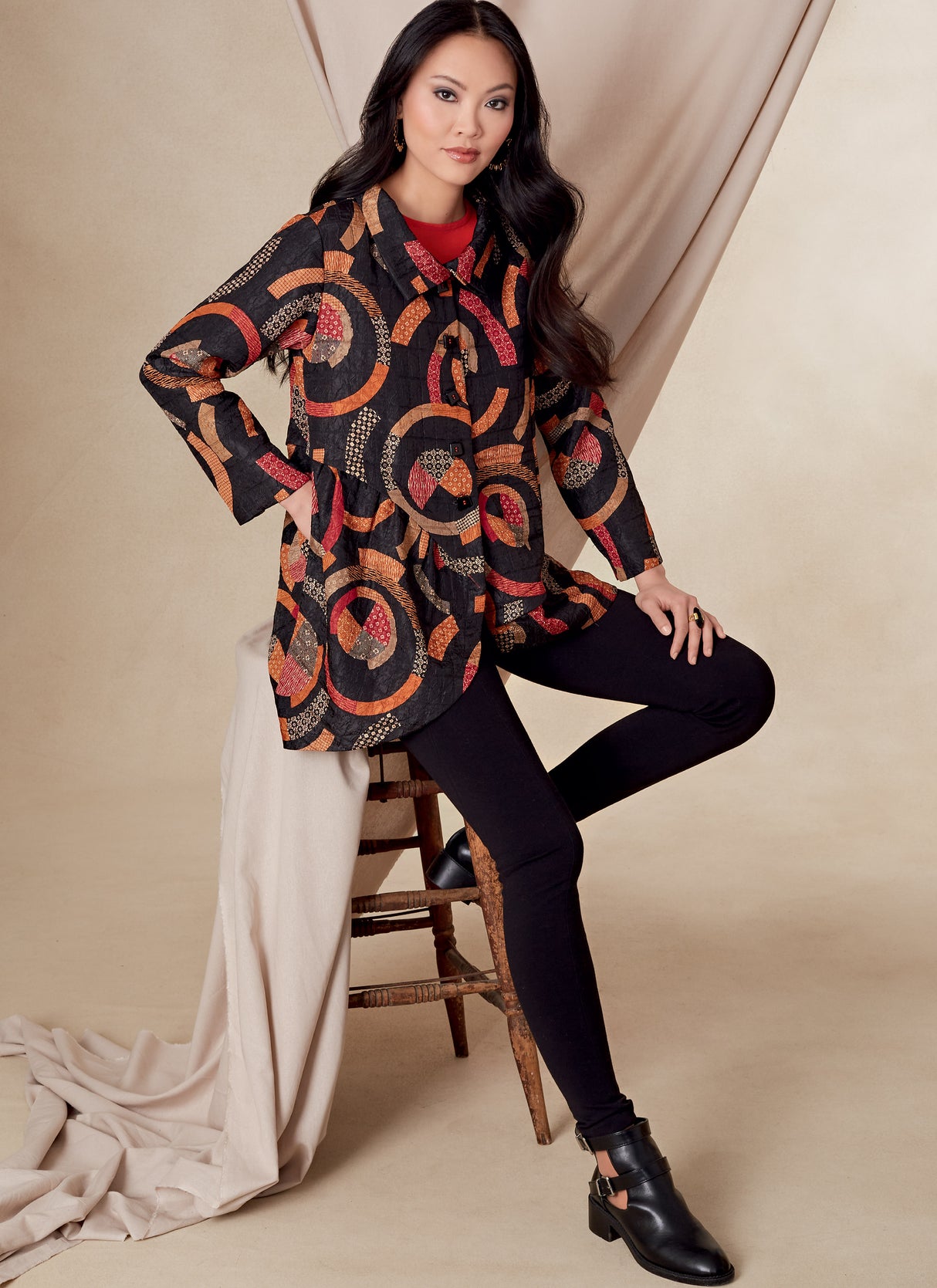 Patron Vogue n°1817 - Veste asymétrique avec col montant