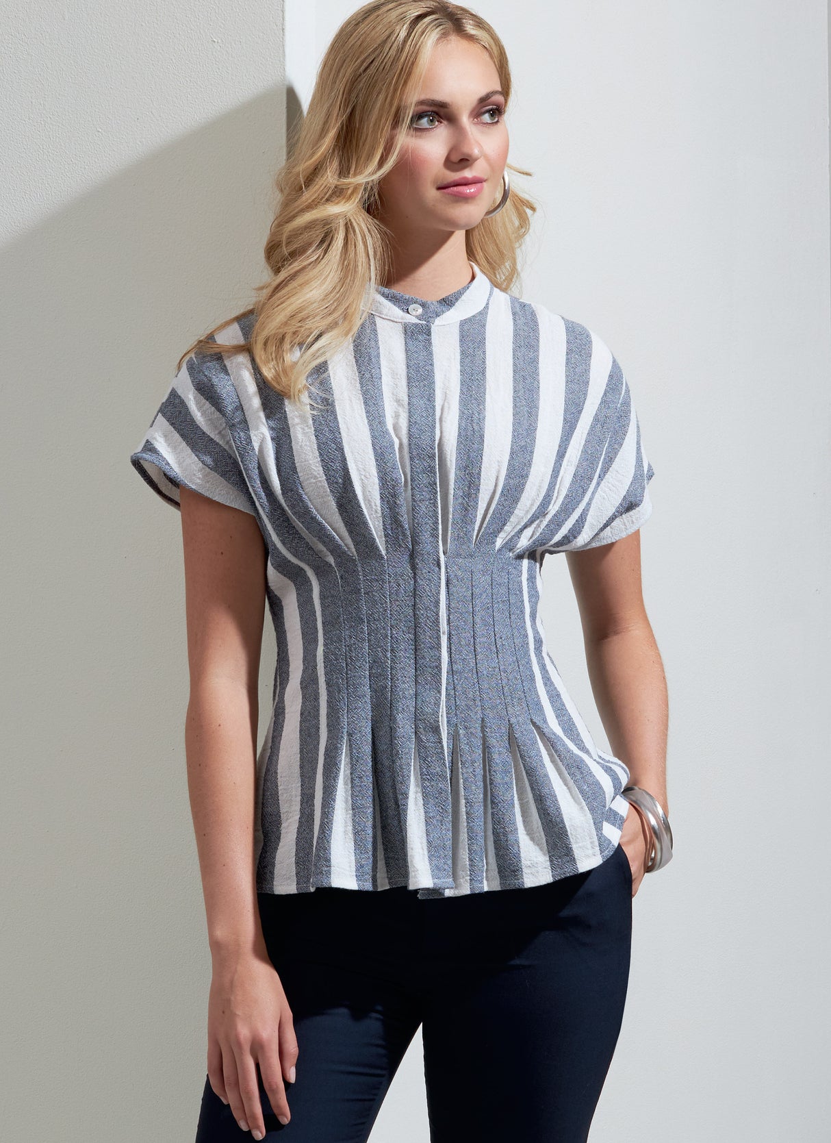 Patron Vogue n°1874 - Top avec plis piqués à la taille