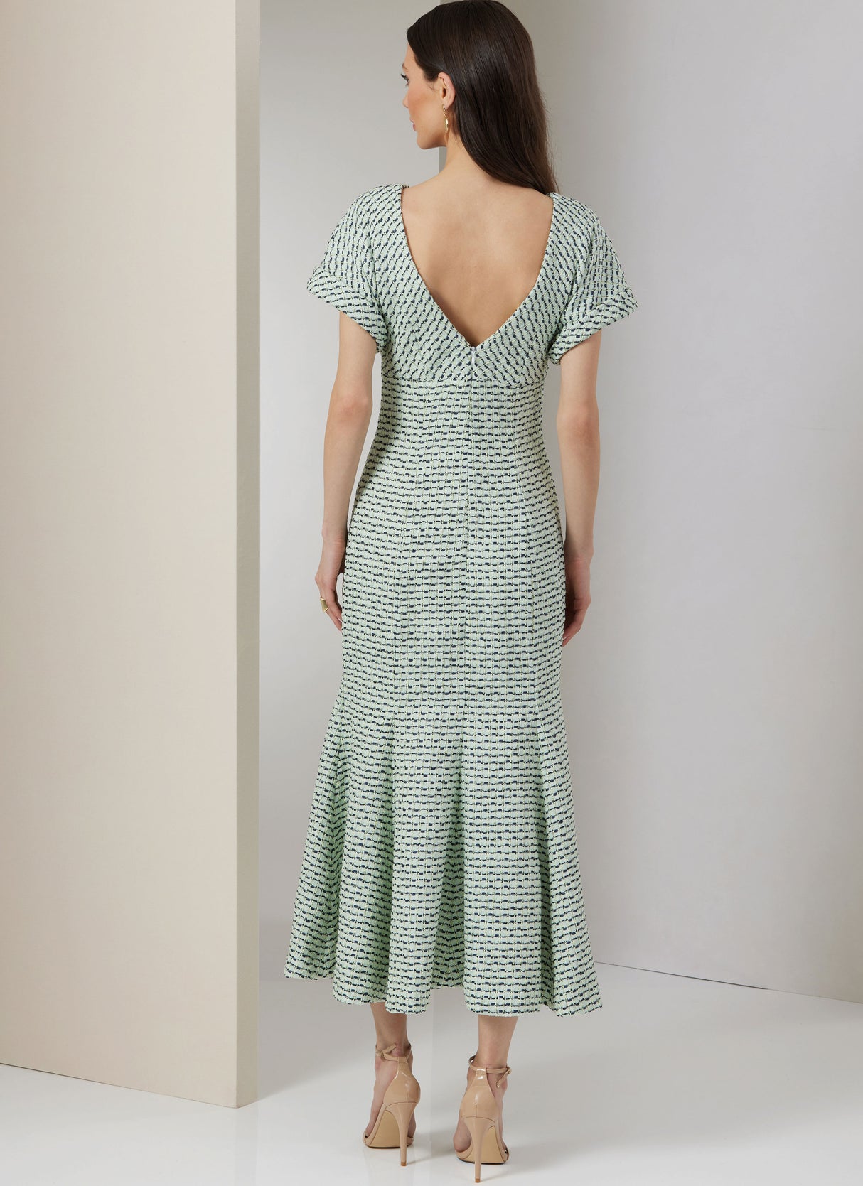 Patron Vogue n°2027 - Robe élégante en deux longueurs avec jupe à godets