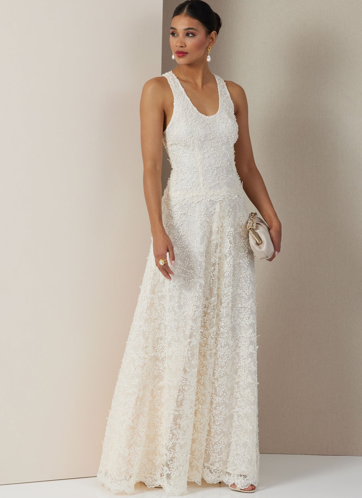 Patron Vogue n°2028 - Robe évasée avec surrobe élégante