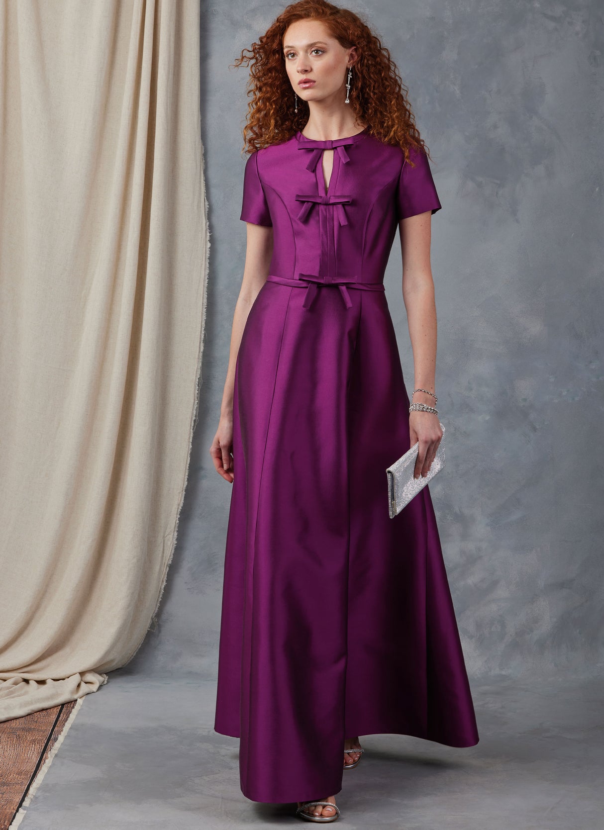 Patron Vogue n°2044 - Robe fit-and-flare avec variations de manches