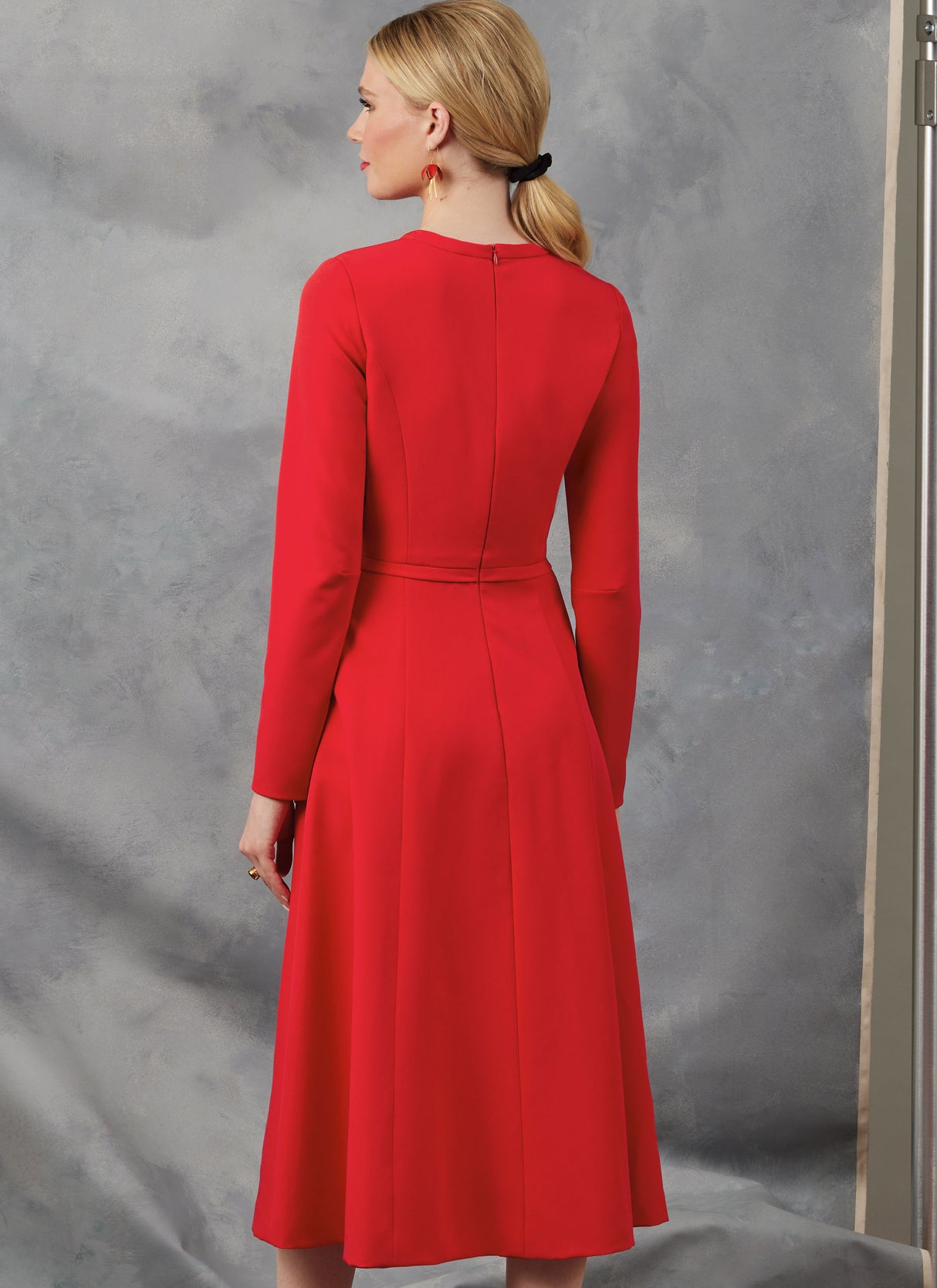 Patron Vogue n°2044 - Robe fit-and-flare avec variations de manches