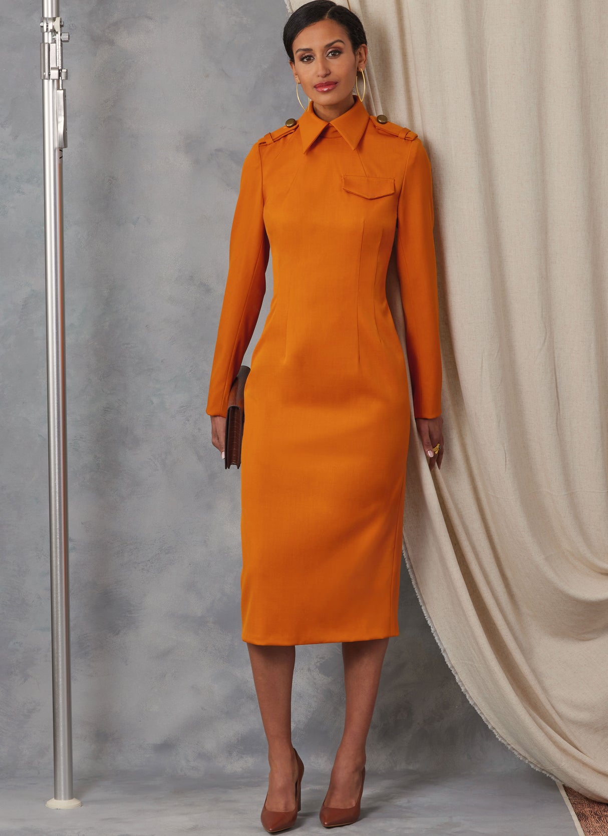 Patron Vogue n°2045 - Robe fourreau avec variations de manches et de col