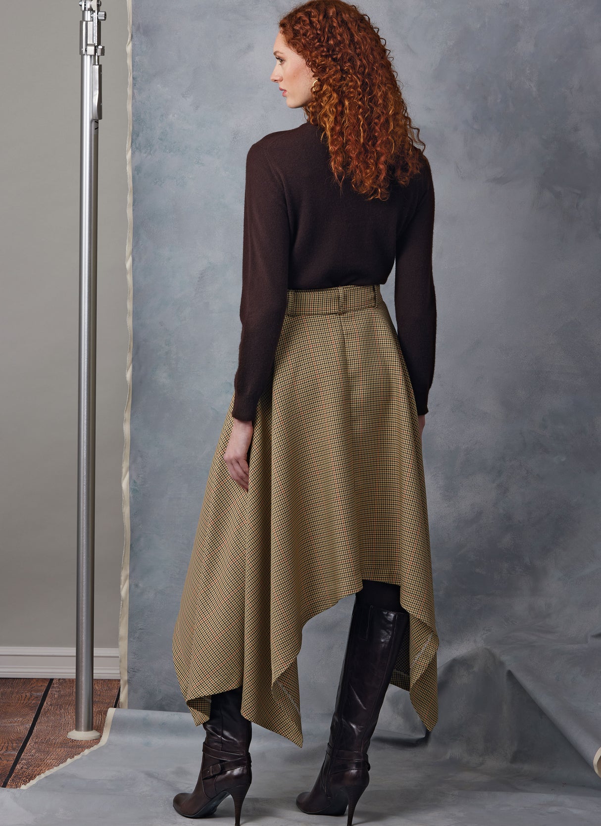 Patron Vogue n°2050 - Jupe midi portefeuille avec ceinture