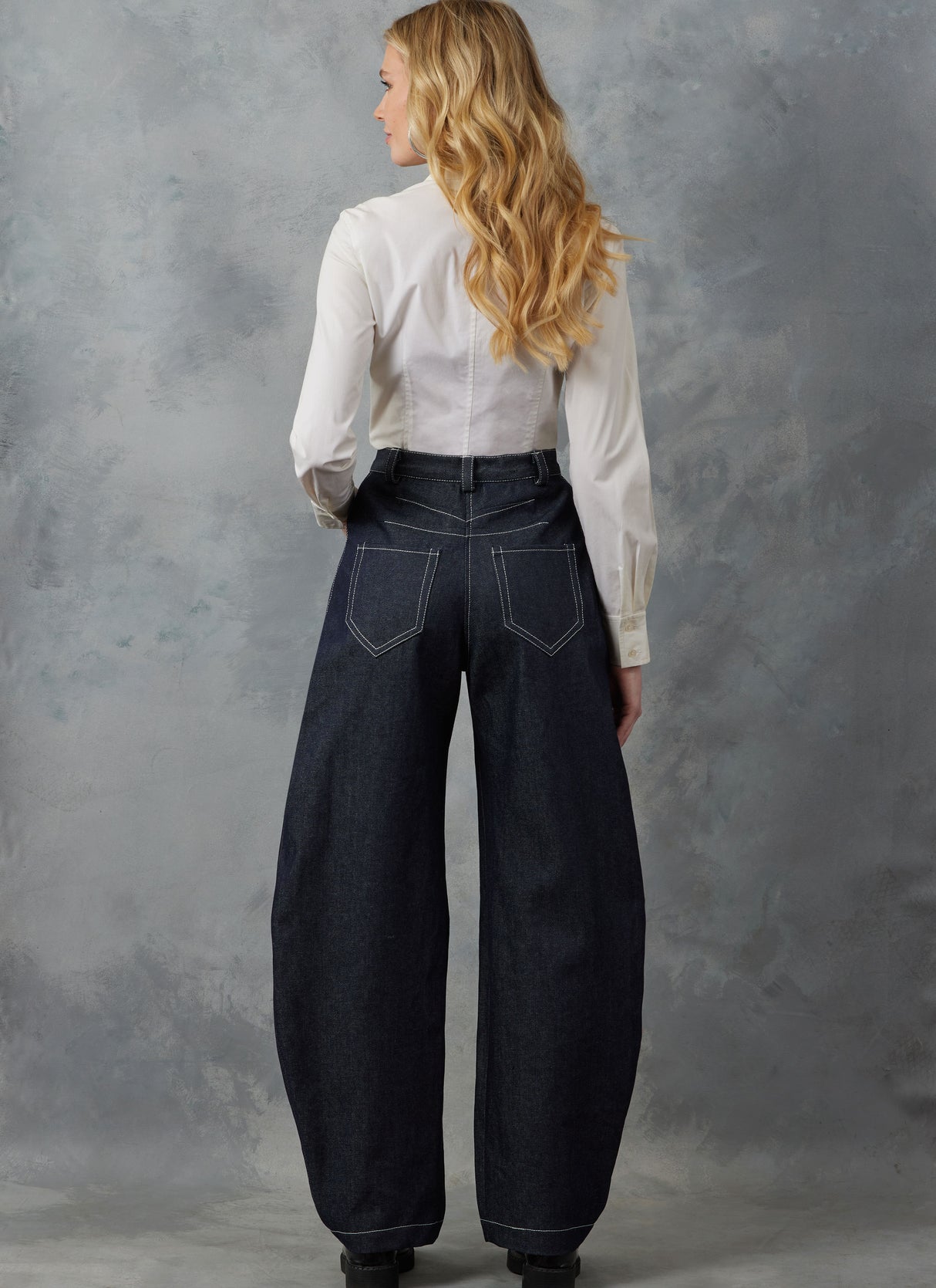 Patron Vogue n°2051 - Pantalon taille haute à jambes larges avec poches