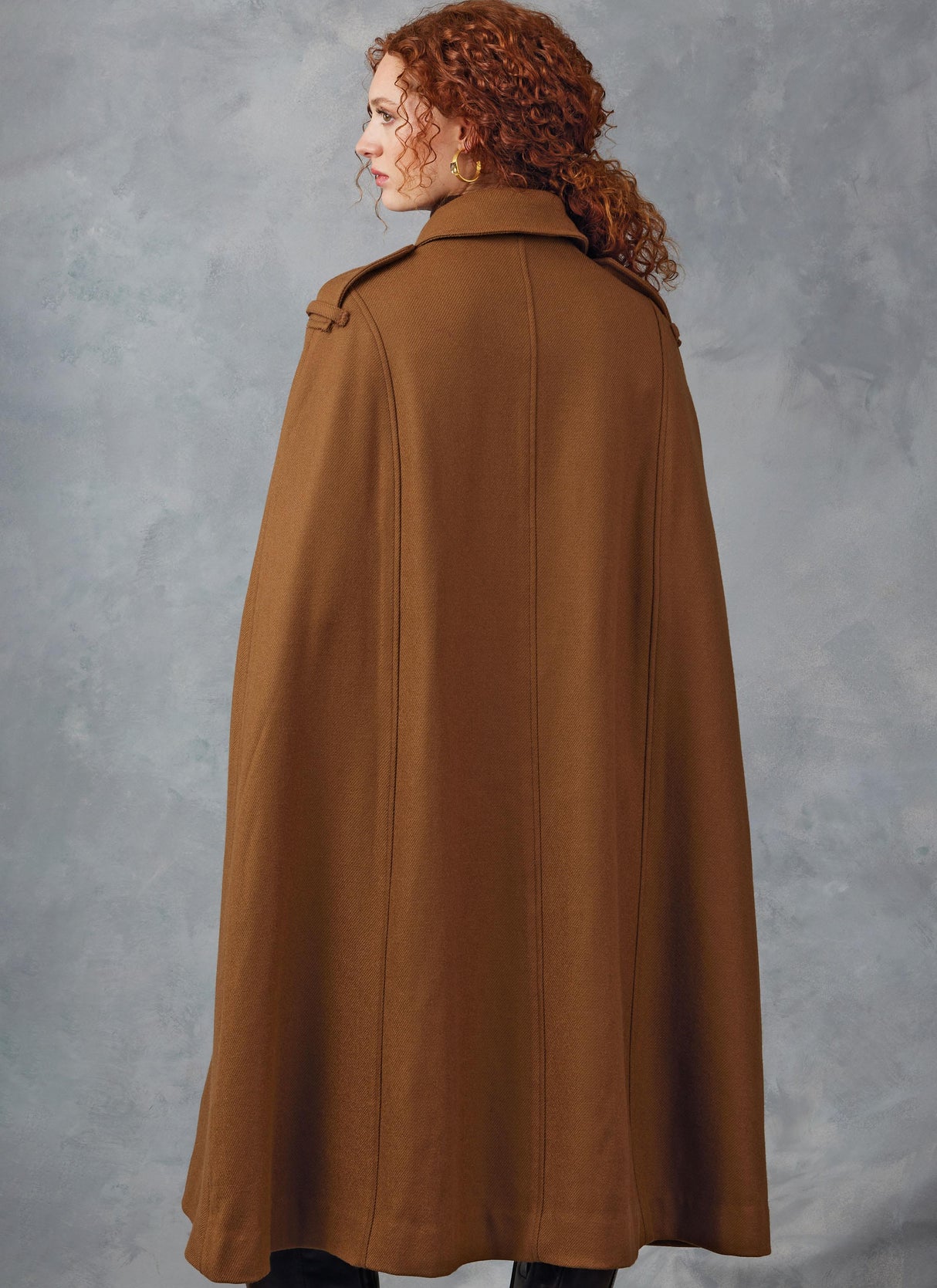 Patron Vogue n°2054 - Cape élégante avec ceinture