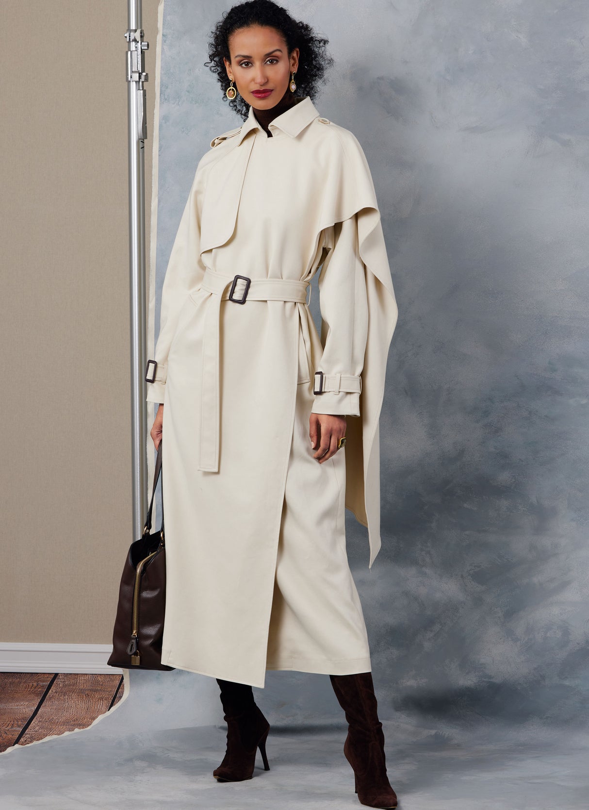 Patron Vogue n°2055 - Trench-coat ample avec ceinture et épaulettes