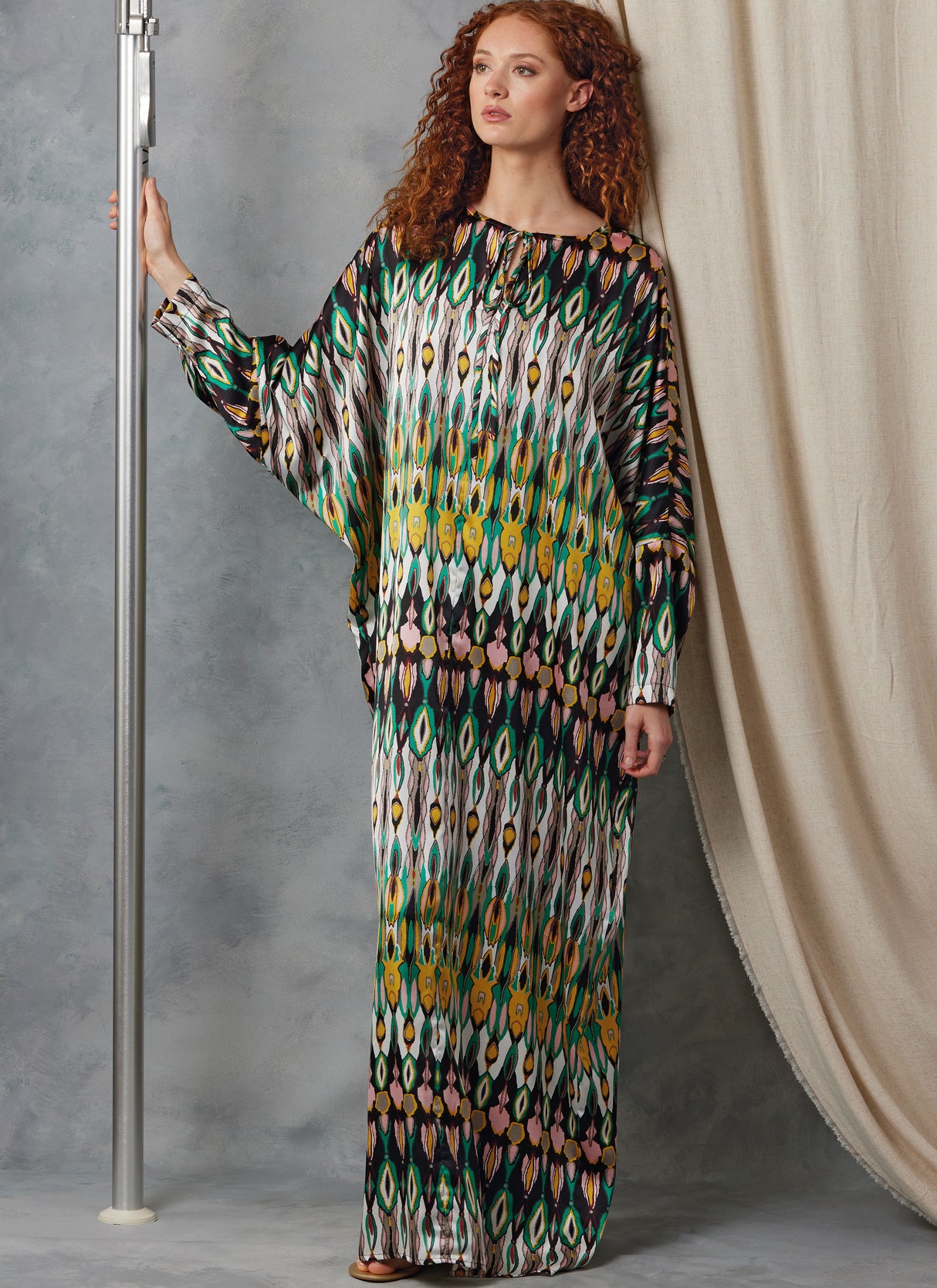 Patron Vogue n°2057 - Caftans amples avec ceinture