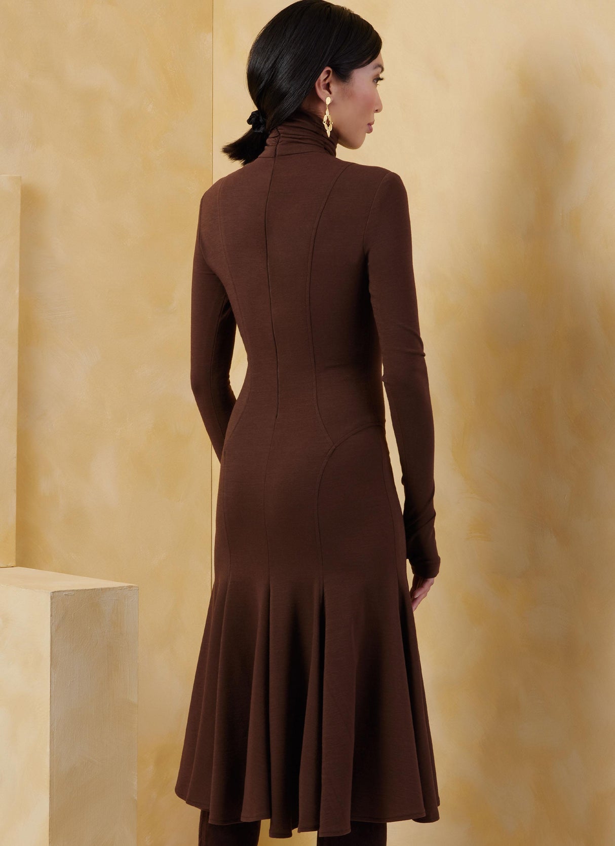 Patron Vogue n°2064 - Robe en maille élégante avec variations de manches et de longueur