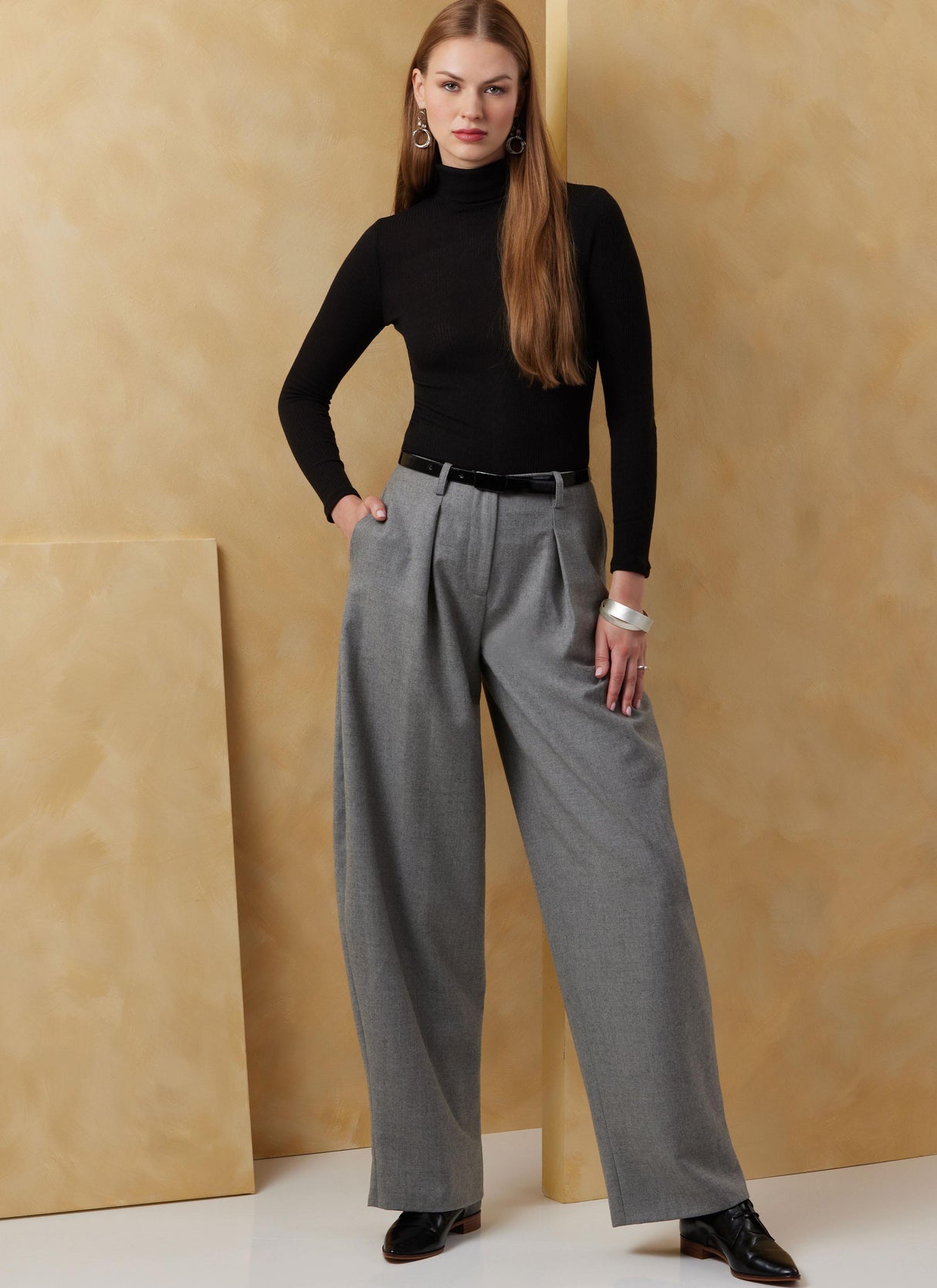 Patron Vogue n°2070 - Shorts et pantalons amples avec plis et poches