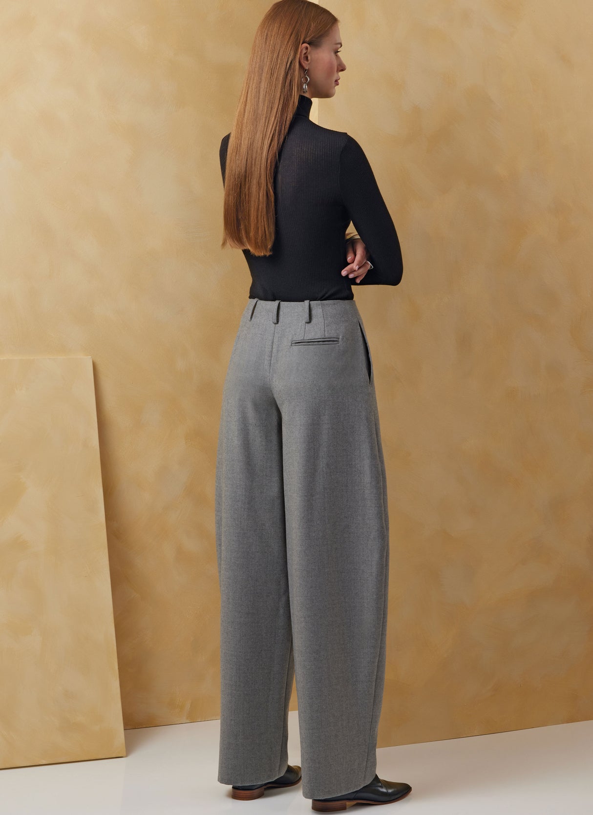 Patron Vogue n°2070 - Shorts et pantalons amples avec plis et poches