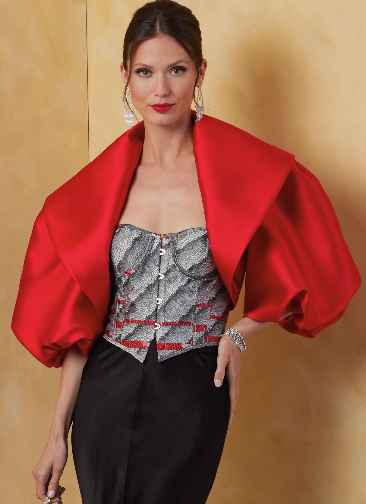 Patron Vogue n°2078 - Boléro ajusté et capes élégantes