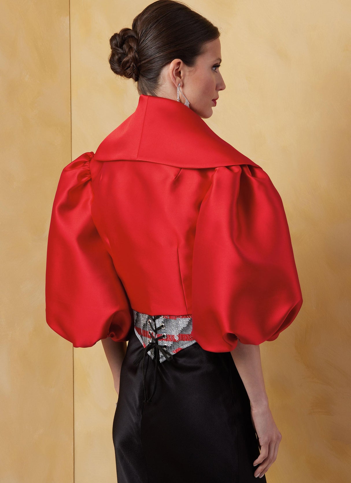 Patron Vogue n°2078 - Boléro ajusté et capes élégantes
