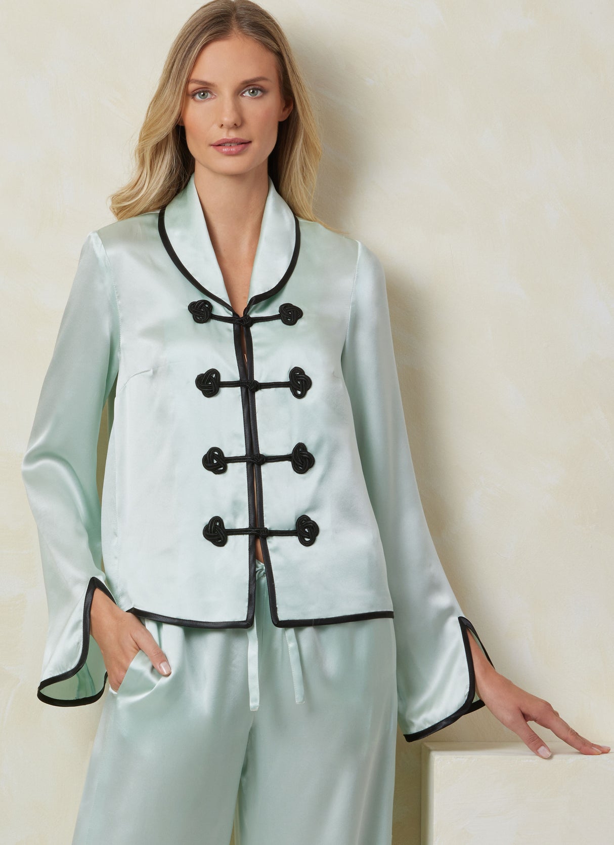 Patron Vogue n°2099 - Pyjama chic avec pantalon élastiqué