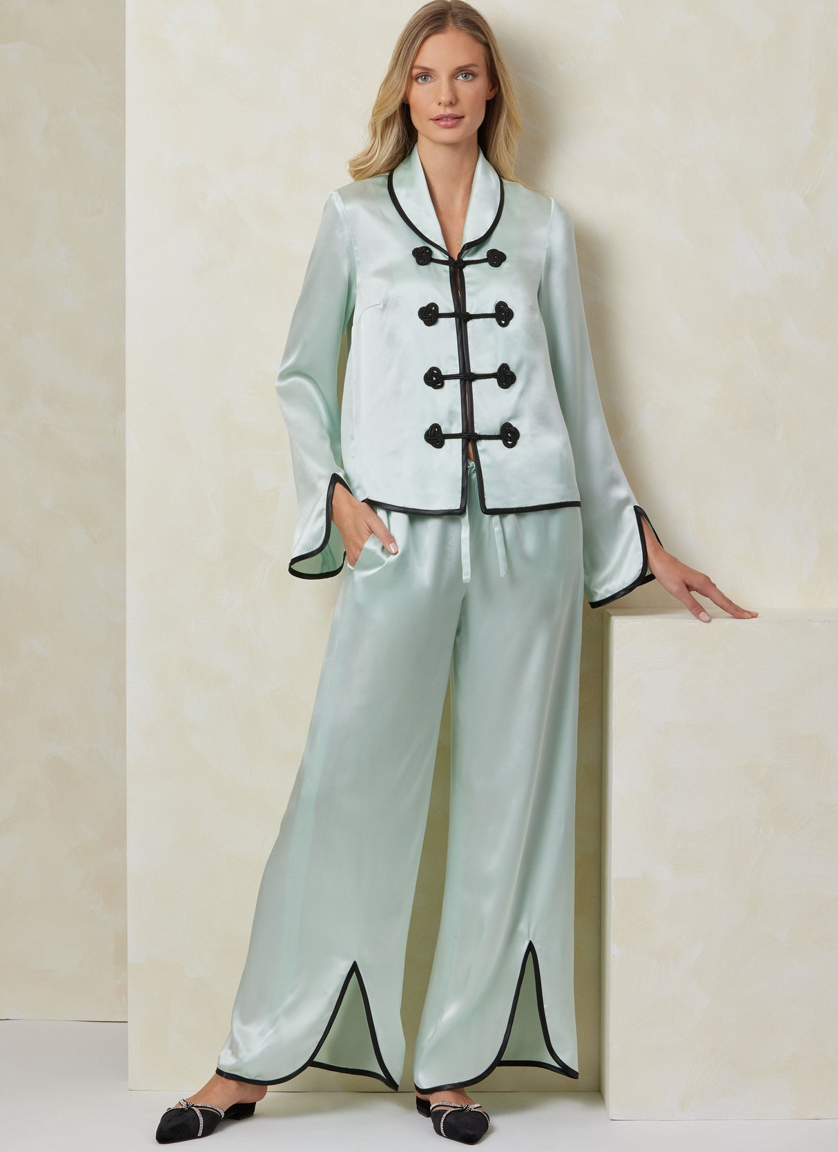 Patron Vogue n°2099 - Pyjama chic avec pantalon élastiqué