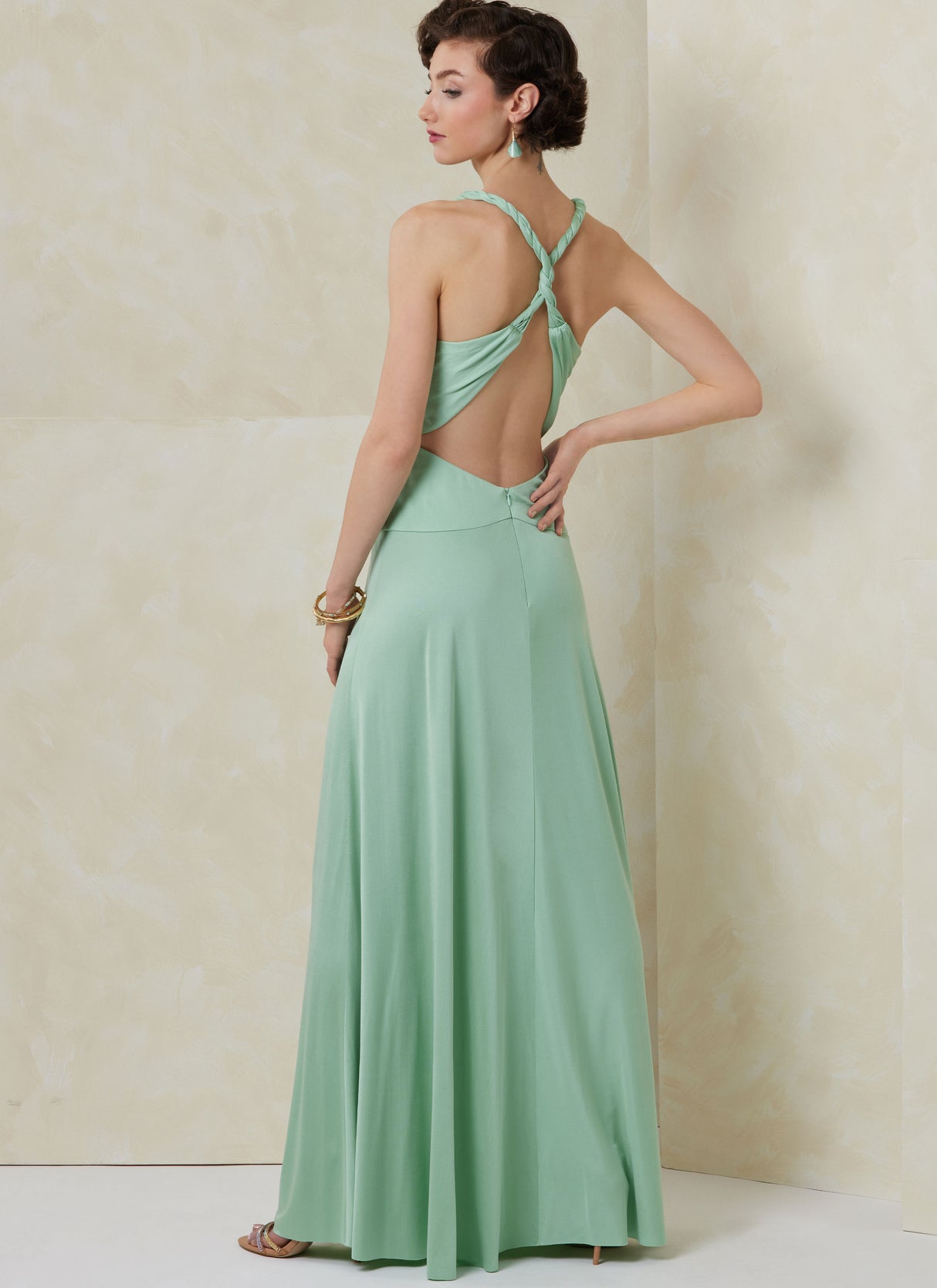 Patron Vogue n°2110 - Robe longue drapée halter & dos croisé