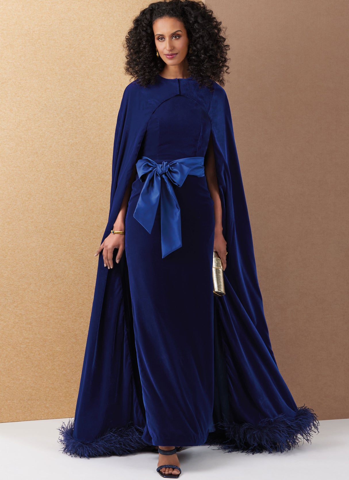 Patron Vogue n°2132 – Cape longue & robe fourreau
