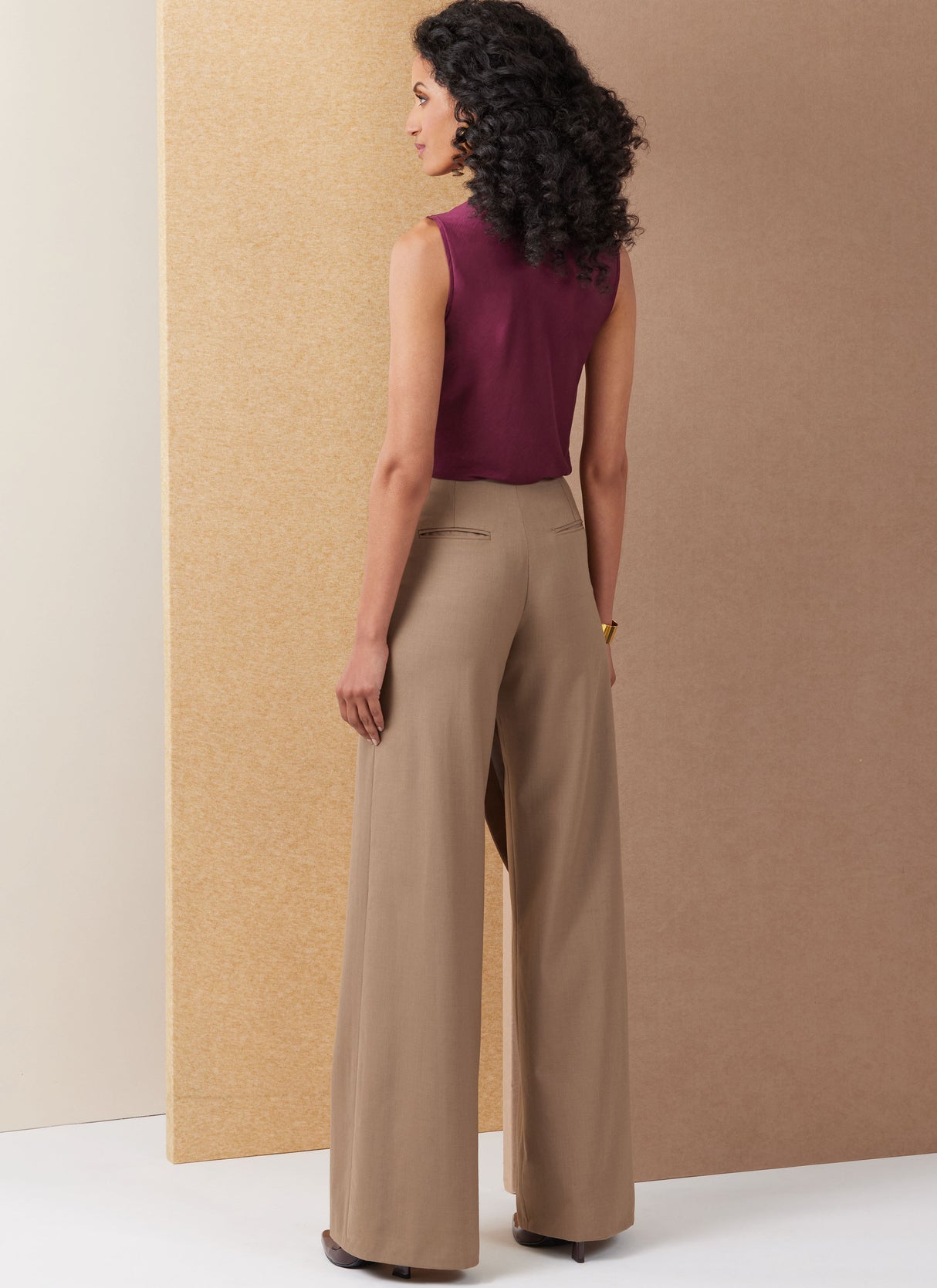 Patron Vogue n°2138 – Pantalon à enroulement fluide