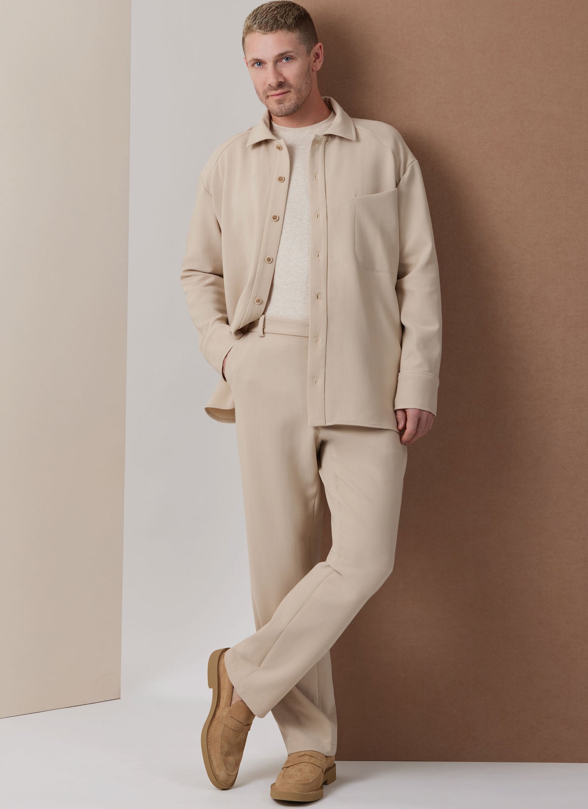 Patron Vogue n°2142 – Chemise à emmanchures basses & pantalon droit