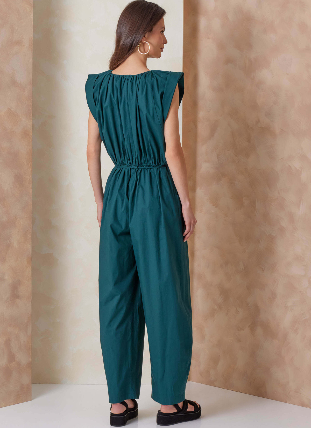 Patron Vogue n°2163 – Combinaison froncée à liens de taille
