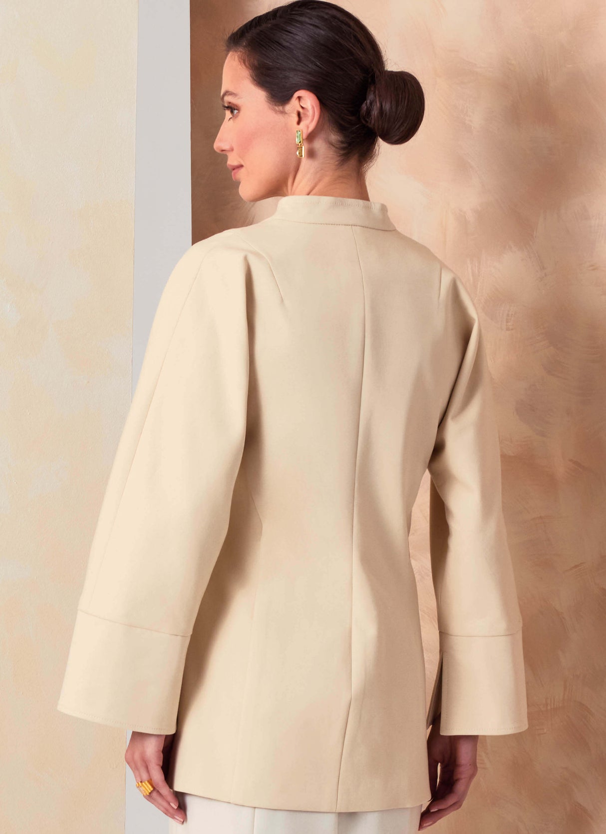 Patron Vogue n°2165 – Veste portefeuille, jupe midi et pantalon