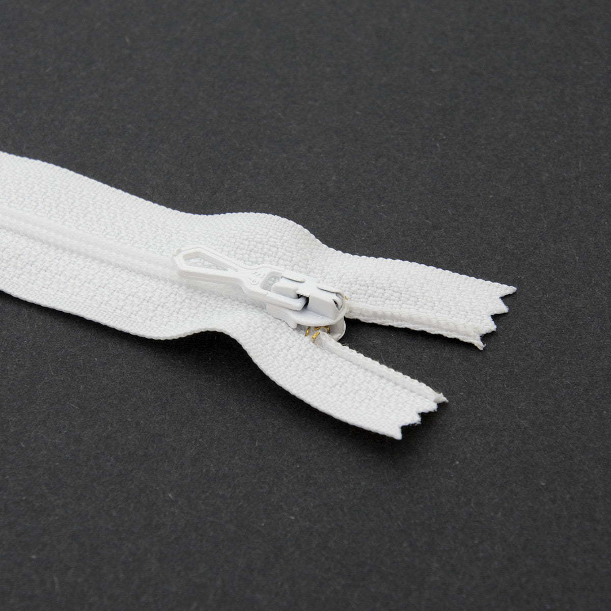 Fermeture éclair non séparable Prym Z51 blanc – maille nylon 4 mm