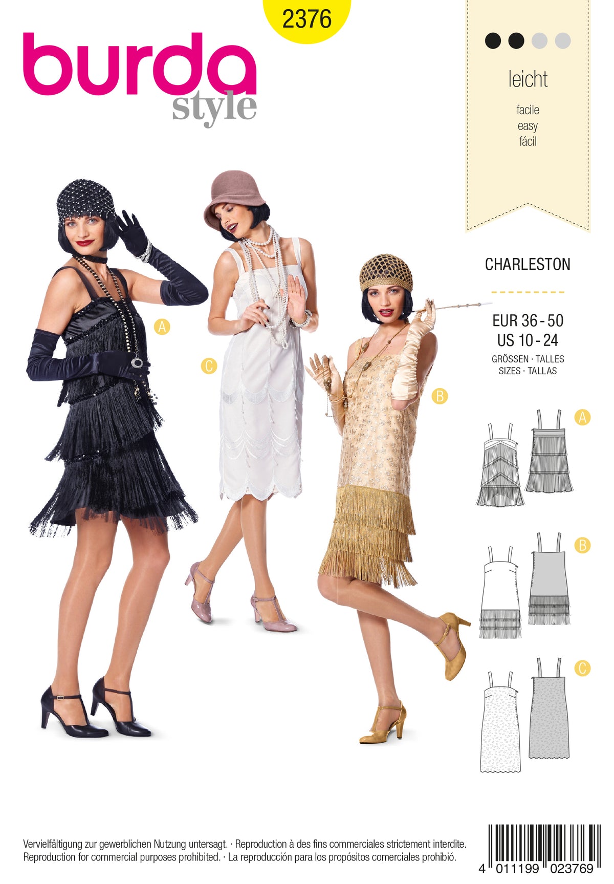 Trois femmes en tenues Charleston, robes à franges et accessoires rétro, modèles noir, blanc et doré.