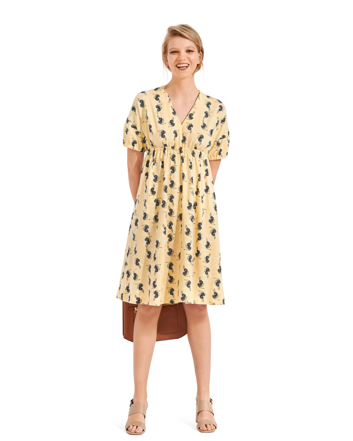 Patron Burda n°6007 – Robe col V élastique à la taille