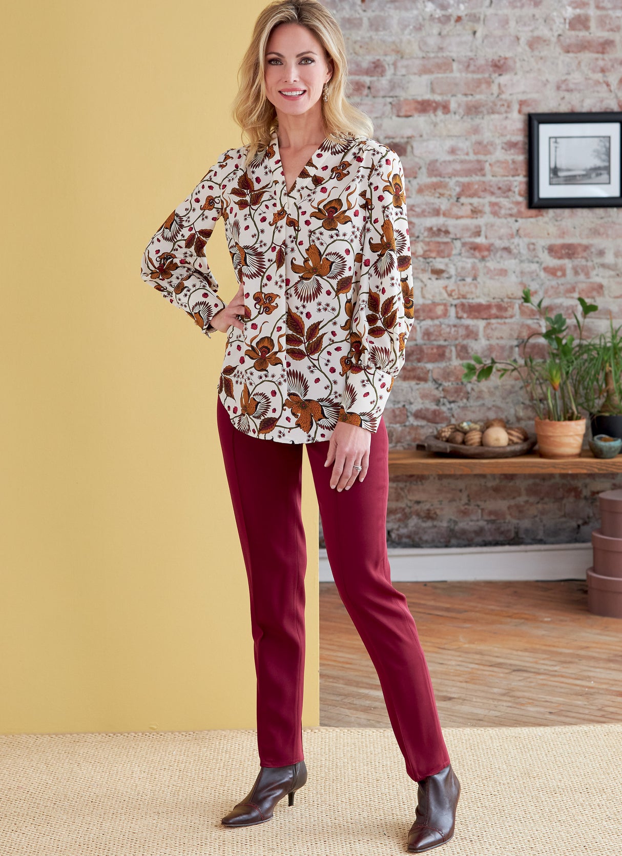 Patron Butterick n°6855 - Haut à encolure en V avec pli central