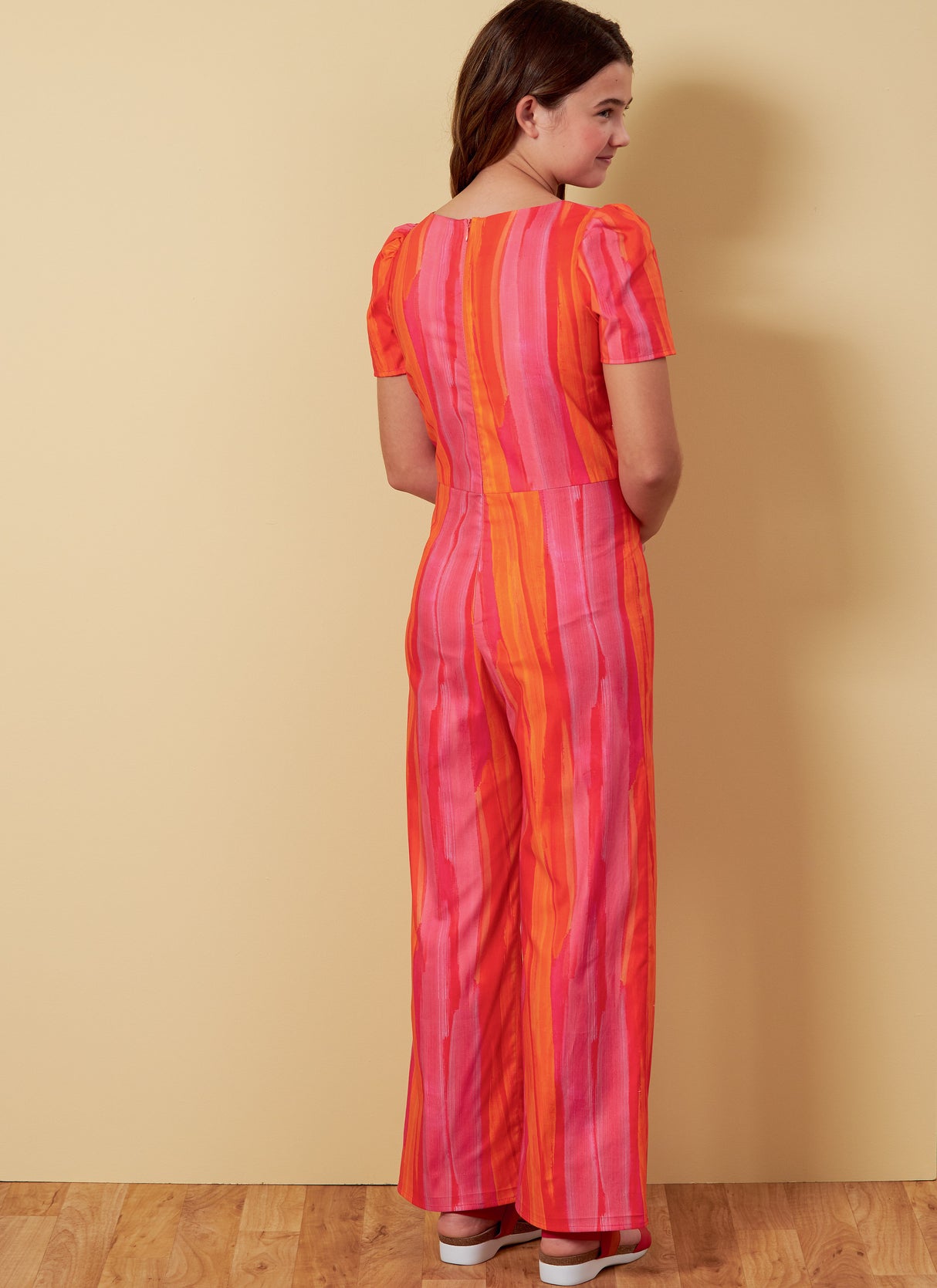 Patron Butterick n°6888 - Robe, combinaison et barboteuse pour fille