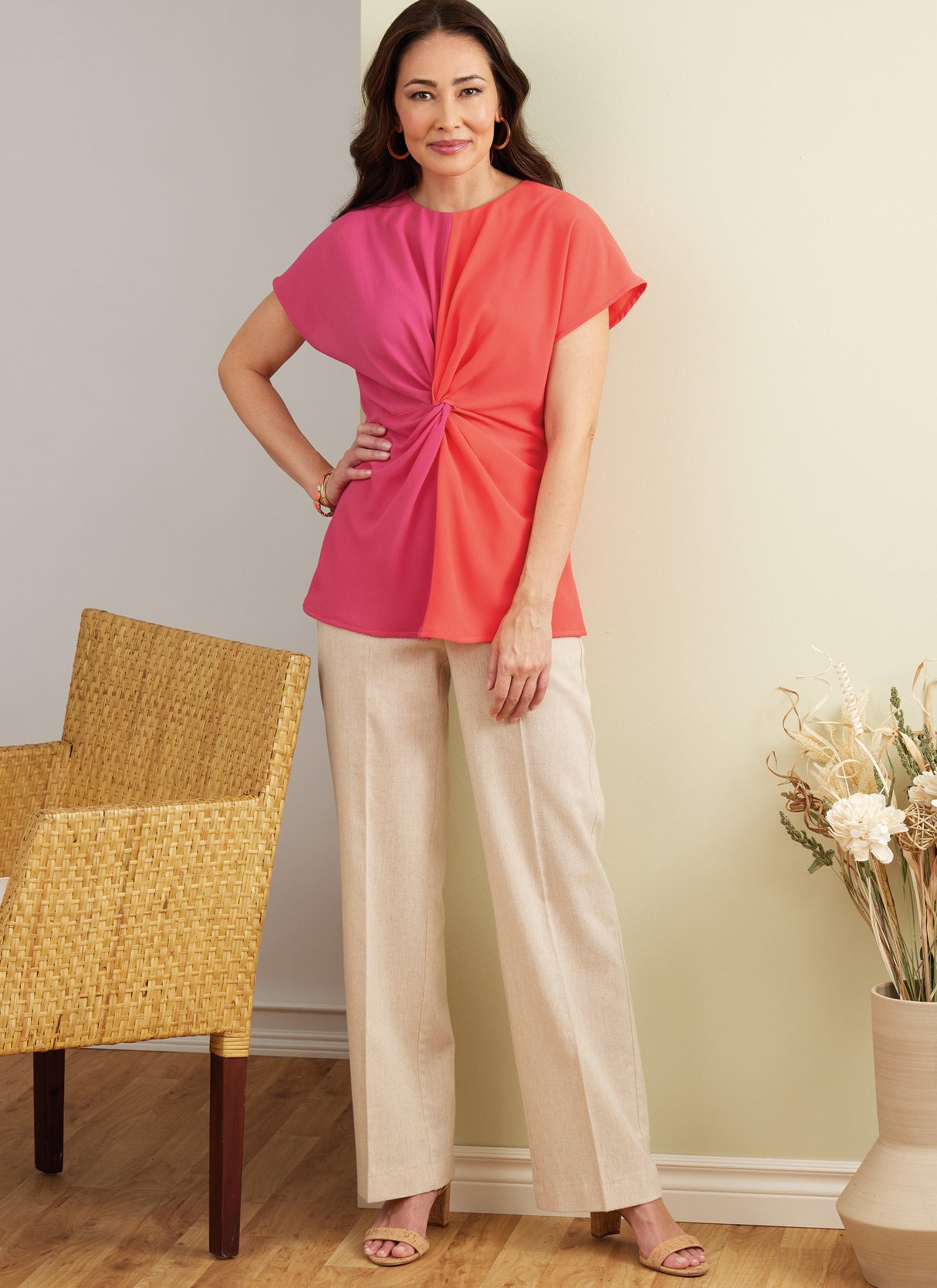 Patron Butterick n°6899 - Haut féminin avec devant torsadé