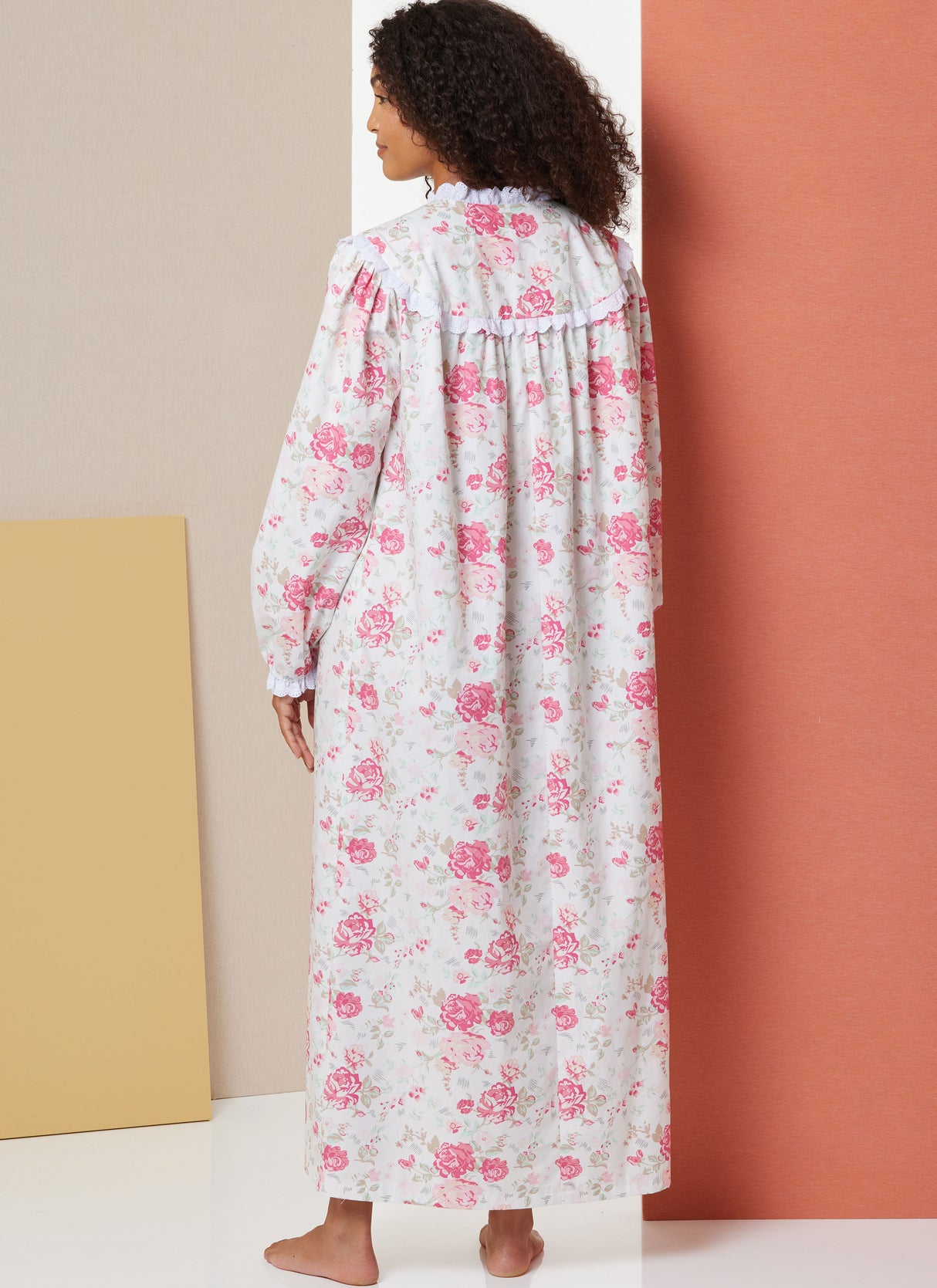 Patron Butterick n°7015 – Chemise de nuit boutonnée avec variations de manches et de longueur