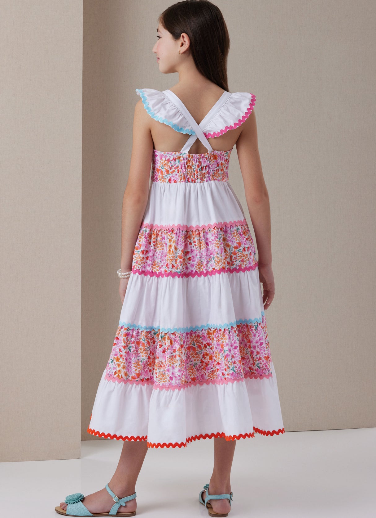 Patron Butterick n°7051 – Robe à étages et chapeau