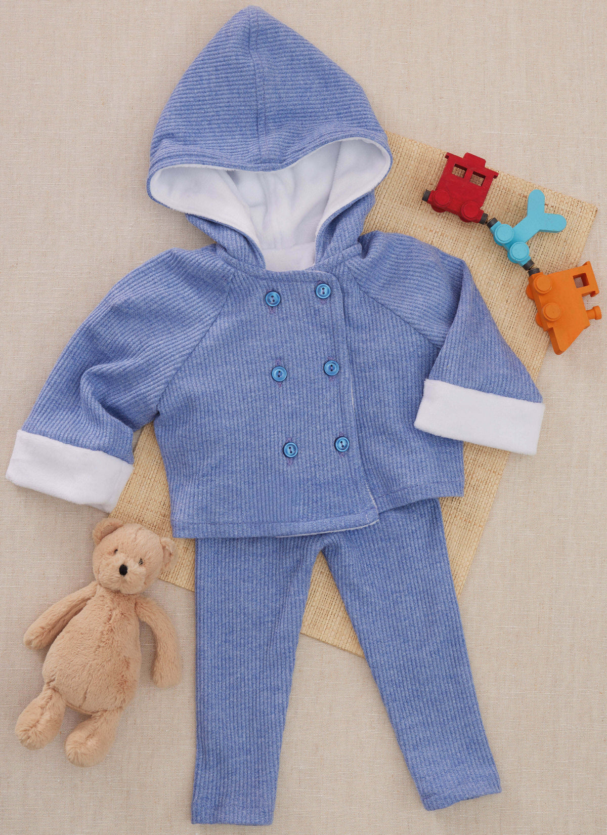 Patron Butterick n°7066 – Veste à capuche et legging pour bébé