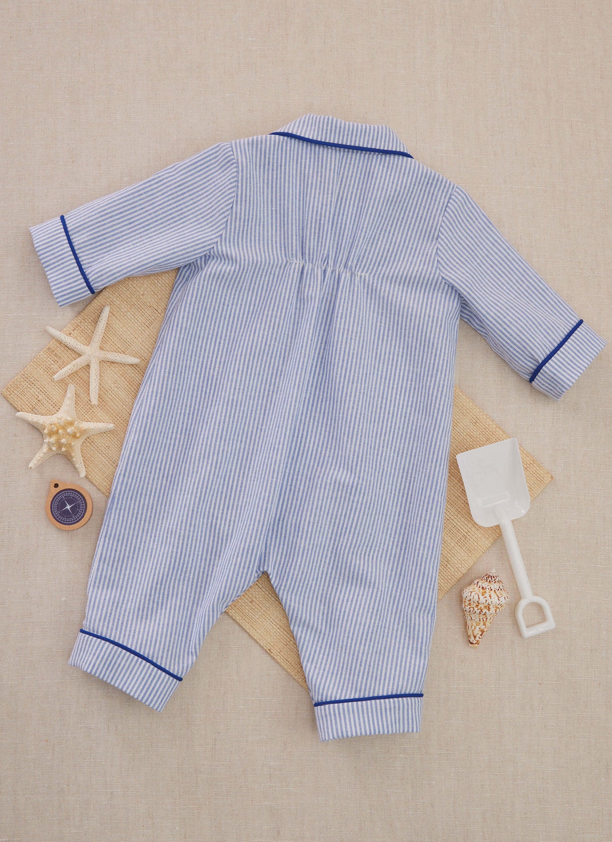 Patron Butterick n°7067 – Combinaison une pièce pour bébé