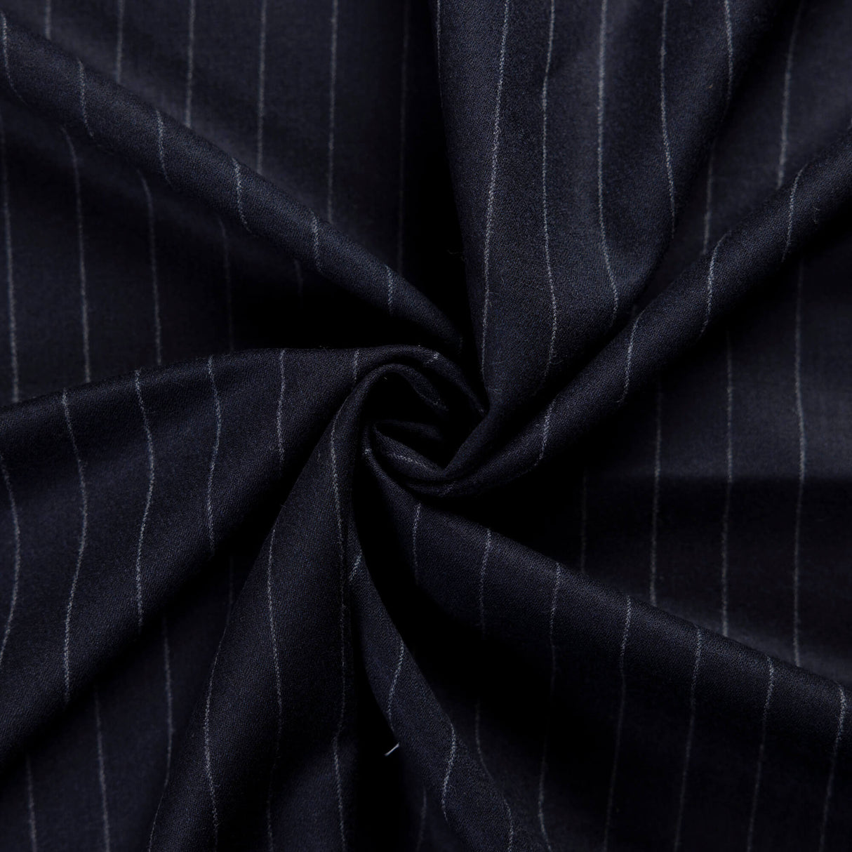Tissu tailleur laine vierge & élasthanne – Rayure craie sur fond marine