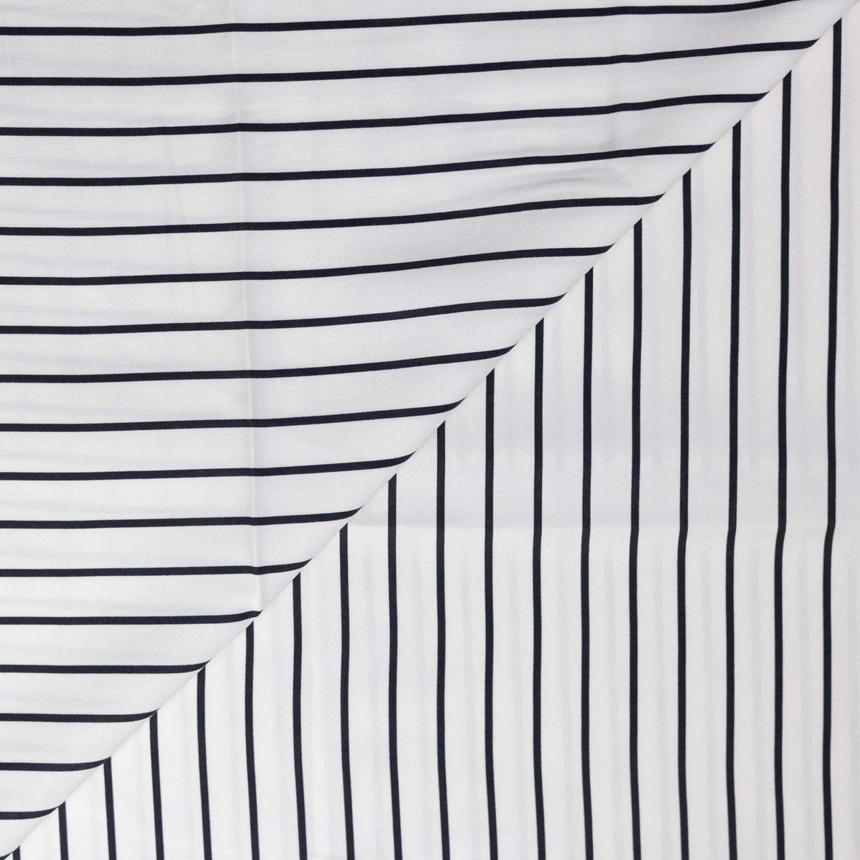 Twill 100% viscose – Rayé noir et écru
