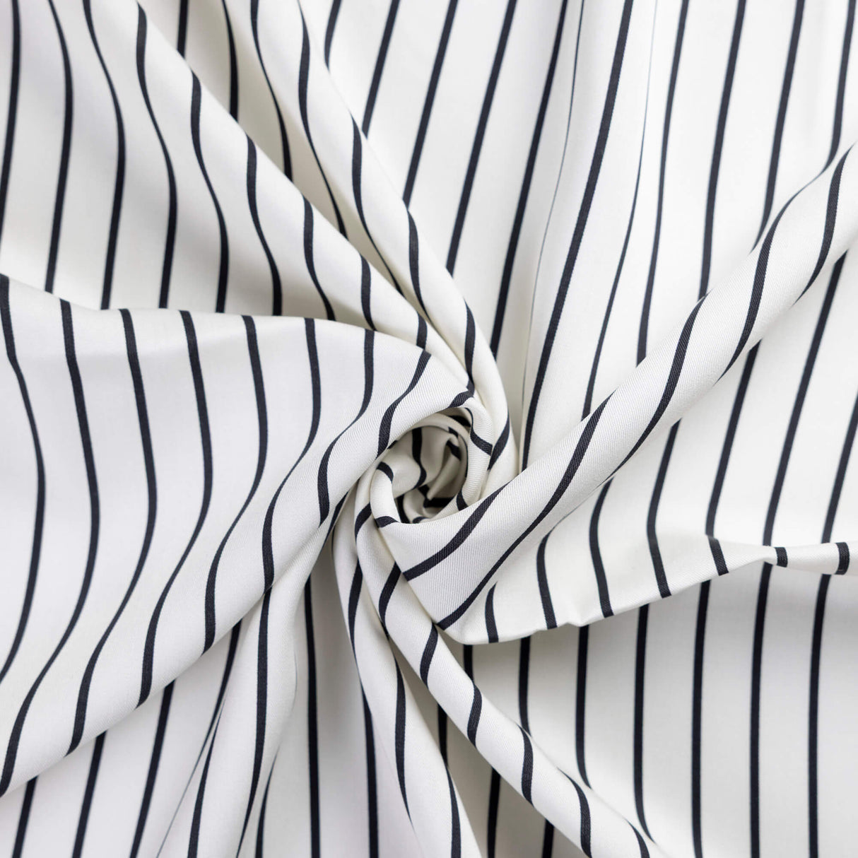 Twill 100% viscose – Rayé noir et écru