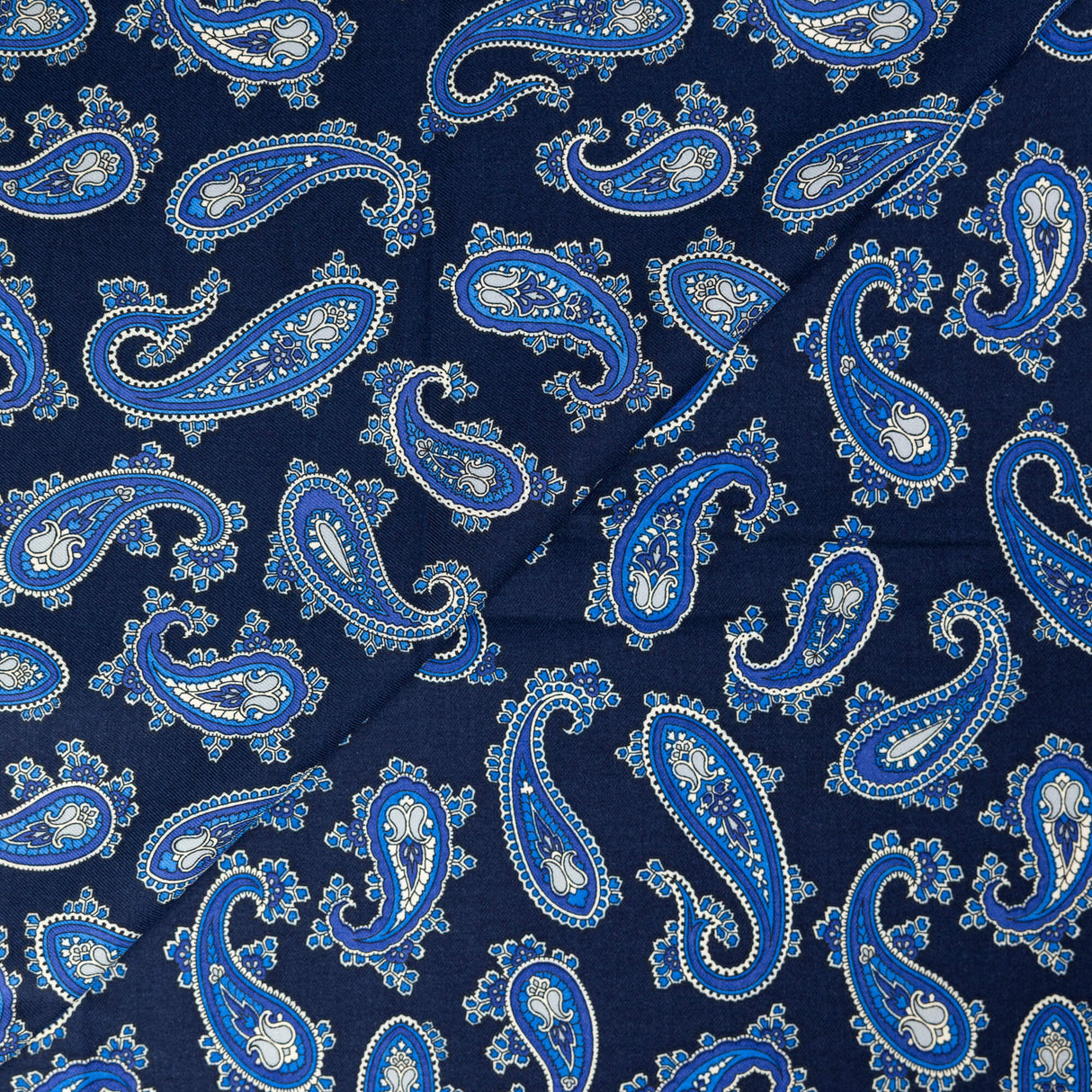 Twill 100% viscose – Motif paisley bleu marine