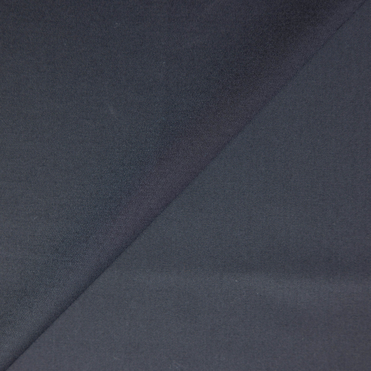 Tissu tailleur sergé – Noir