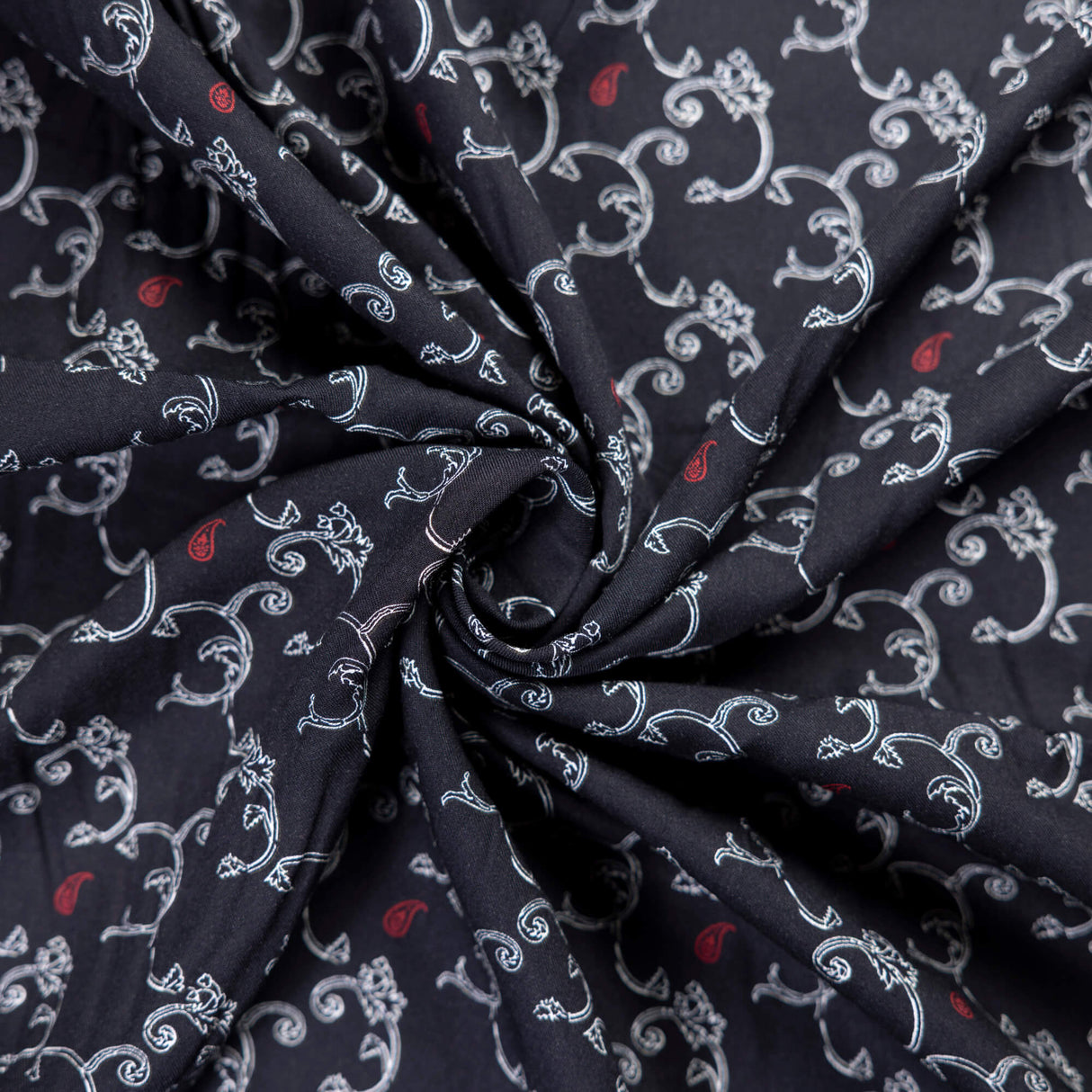 Twill 100% viscose – Arabesques blanches fond noir