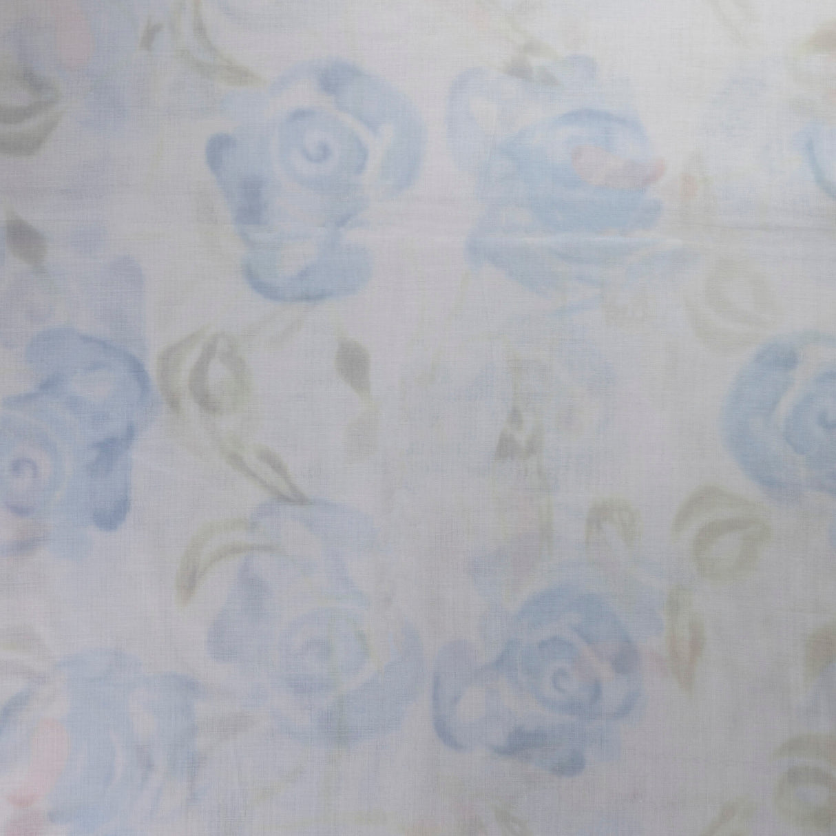 Voile 100% coton – Fleurs bleues fond écru