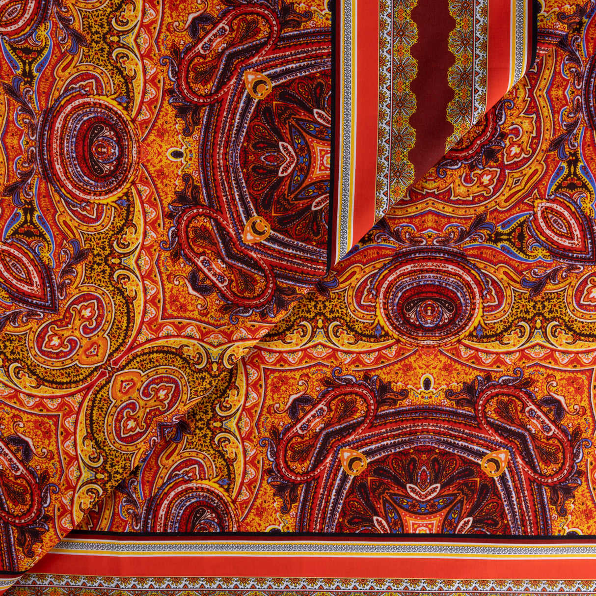 Étoffe 100% viscose – Cachemire rouge