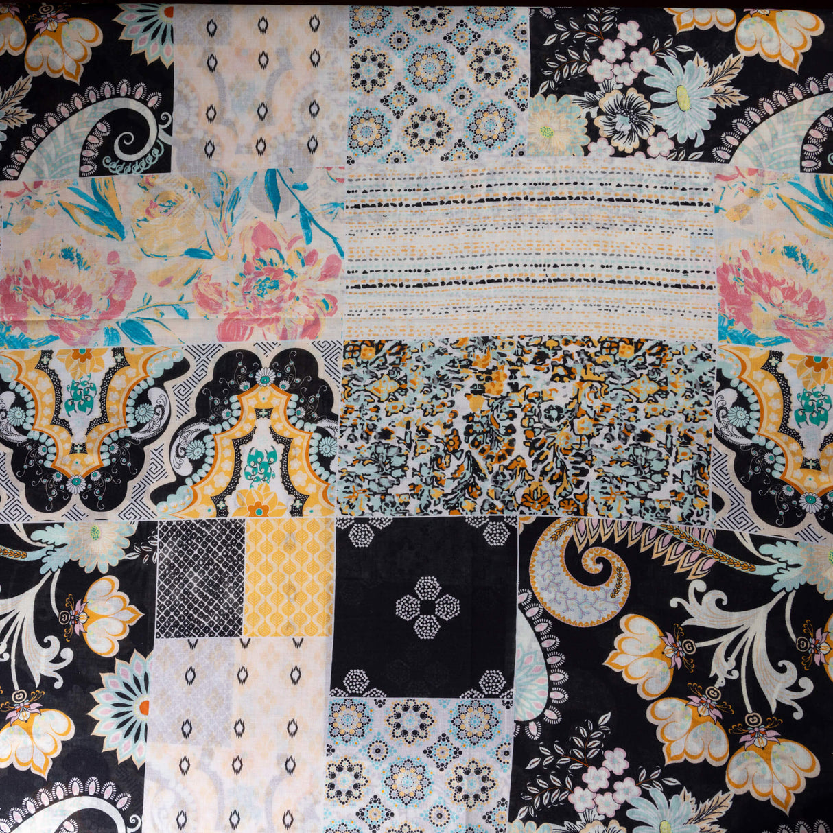 Voile 100% coton – Patchwork noir