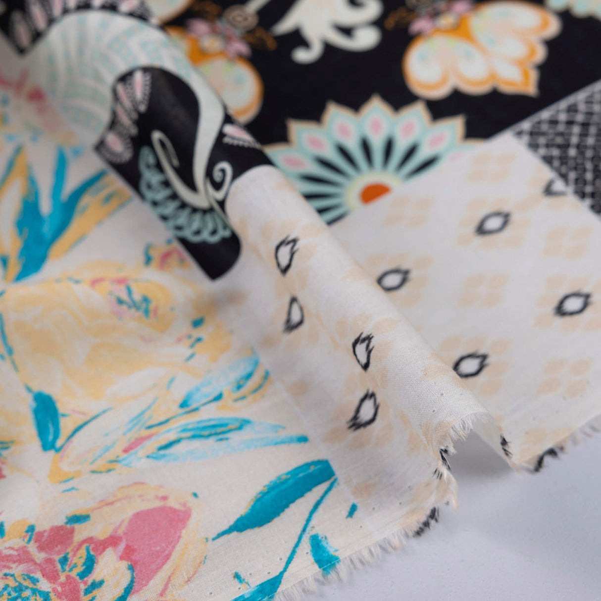 Voile 100% coton – Patchwork noir