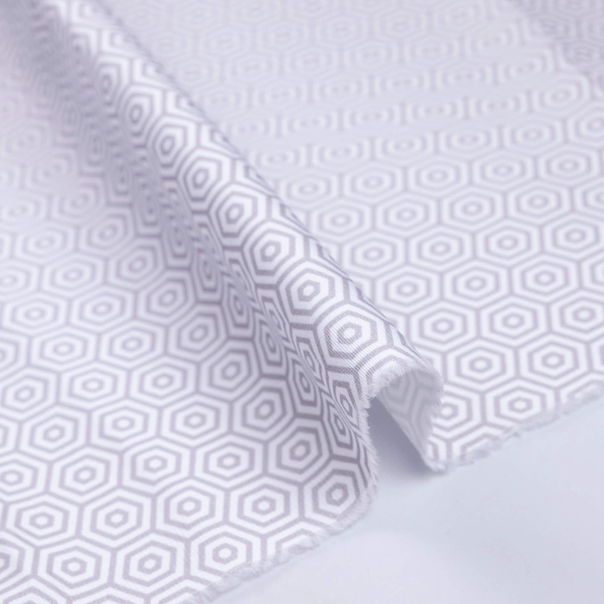 Gabardine coton & élasthanne - Hexagone gris fond blanc